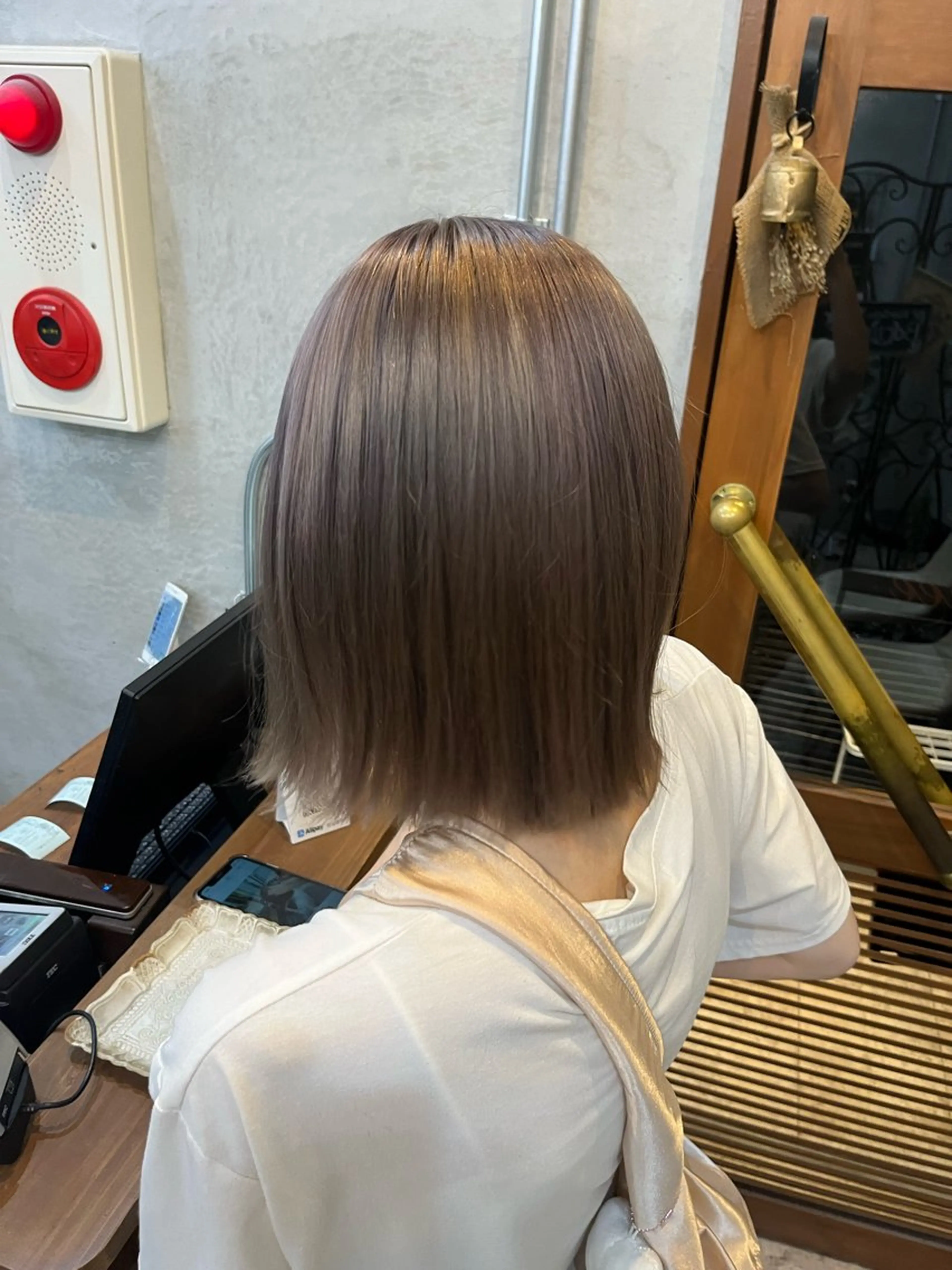 🩷中明度カラー🩷 カット + 中明度ブリーチ + カラー + 3STEPトリートメント(ケアプロ付き)16,980円の写真