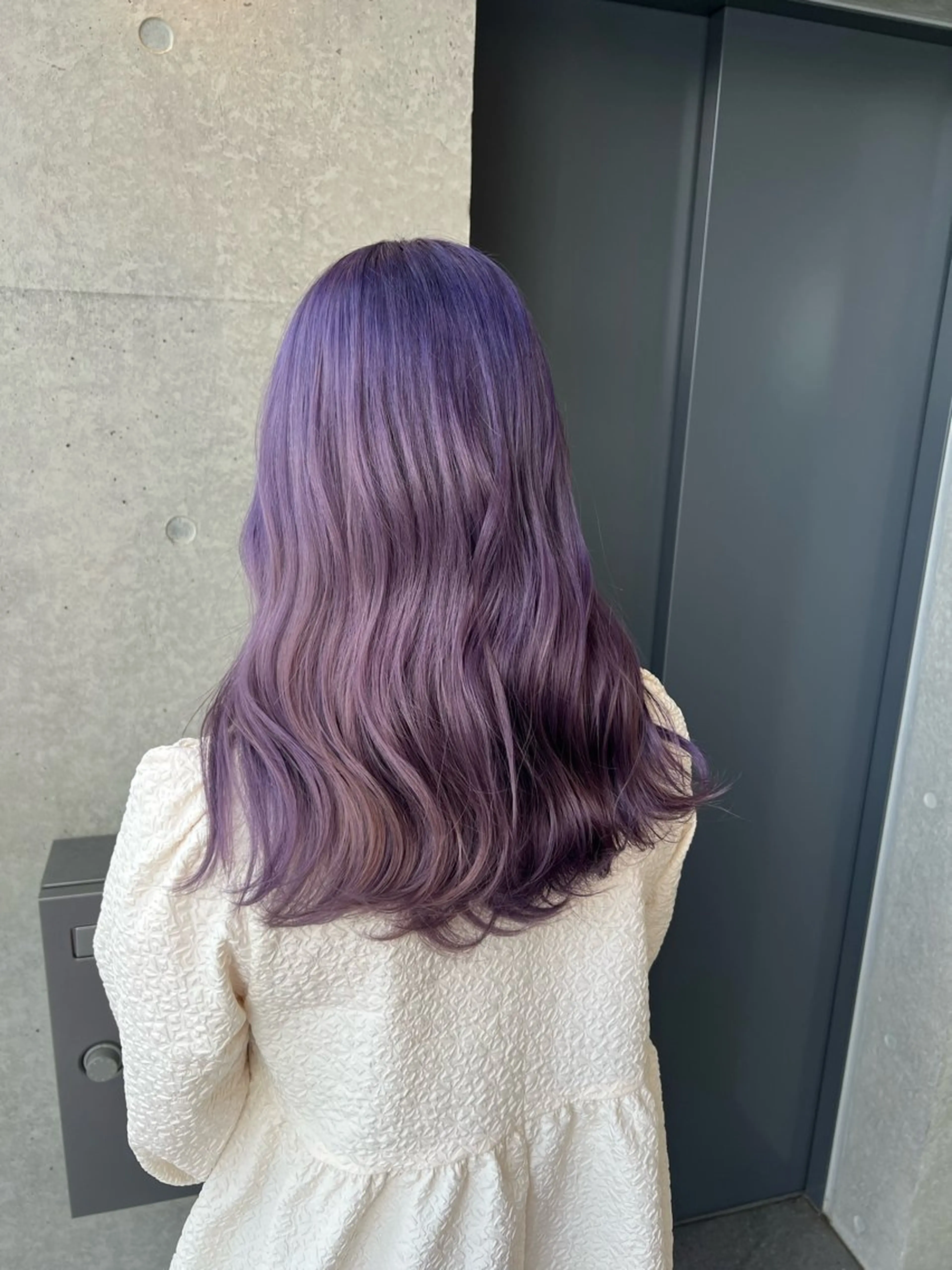 セミロング カラー ブリーチ ハイトーンカラー ラベンダーカラー ラベンダーピンク ピンクカラー ヘアカラー DEST所属・吉野 瑳桜のヘアスタイル
