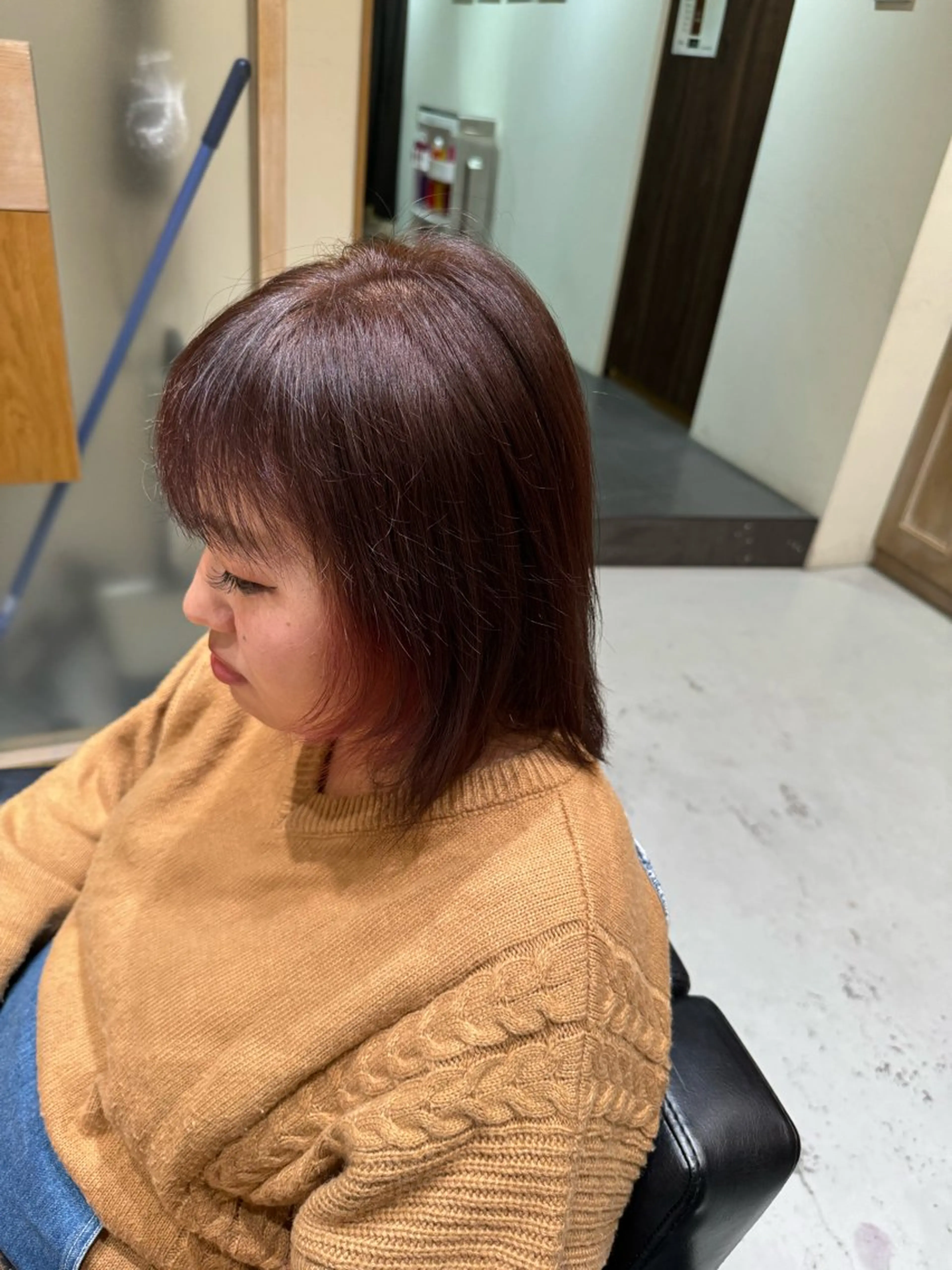 ミディアム 顔周りカット レイヤーカット カット ヘアカラー トリートメント 透明感カラー/顔周り カット/レイヤーにかのヘアスタイル