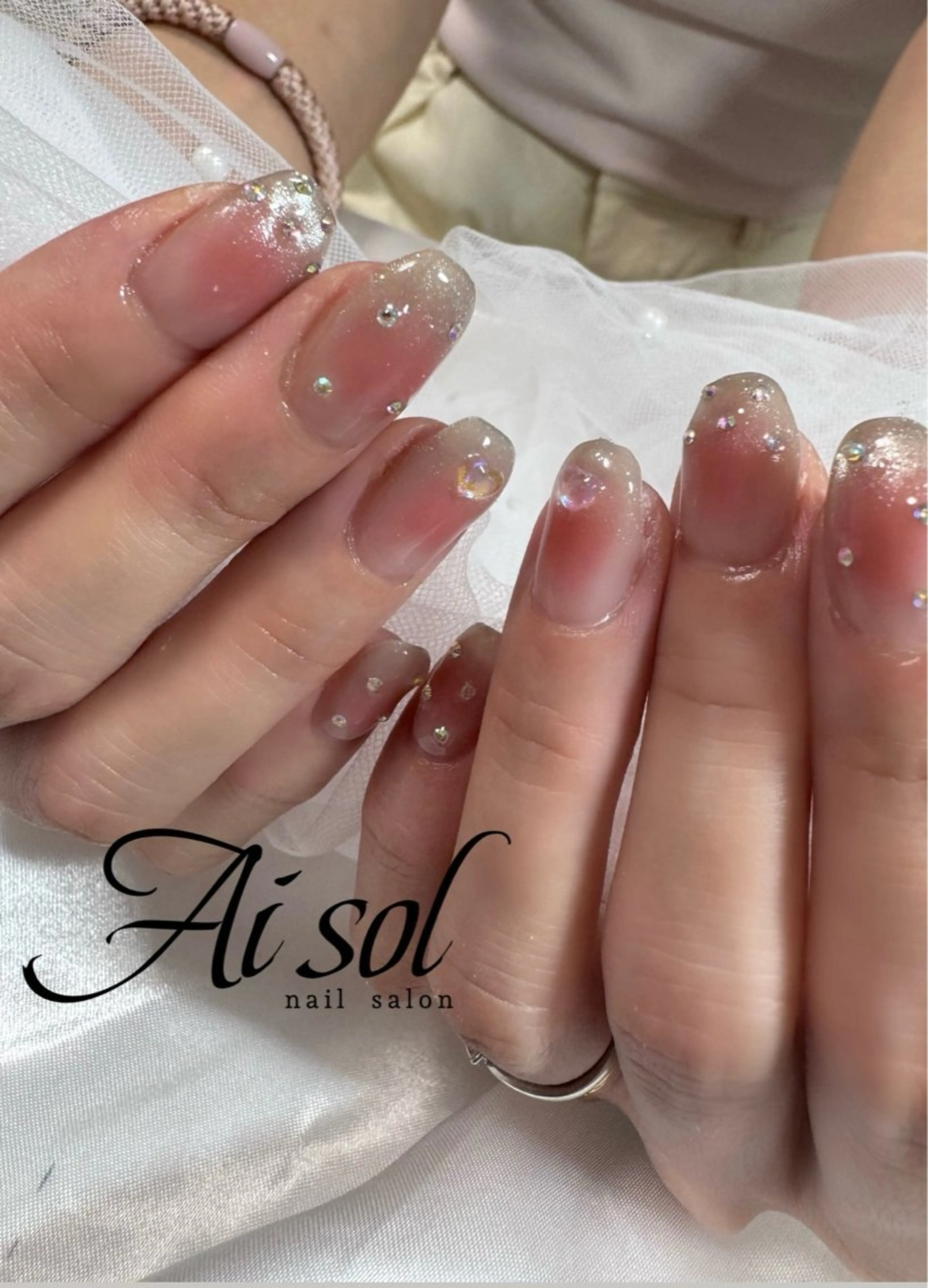 ネイル チークネイル キラキラネイル Aisol nail salonのネイルデザイン