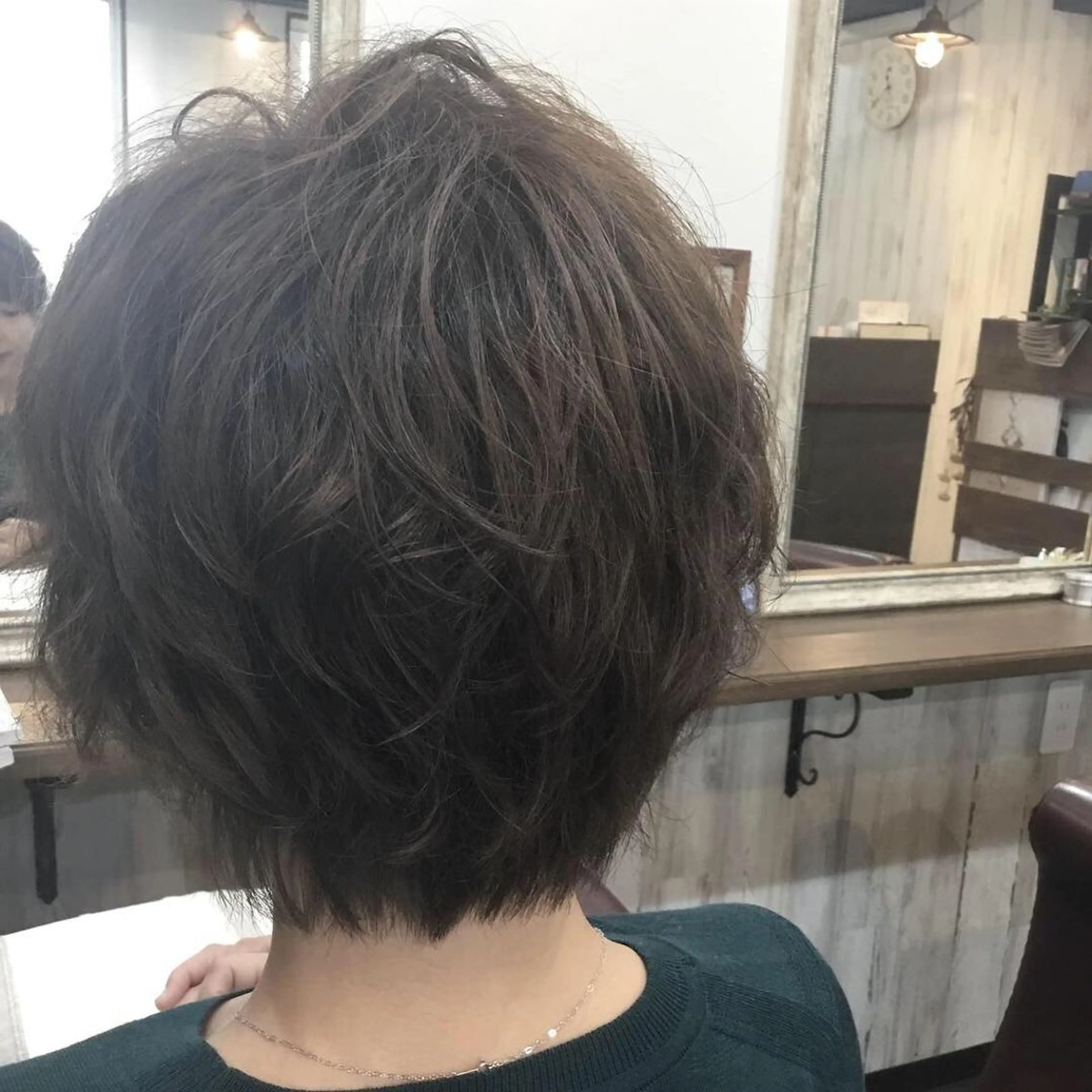 ショート カラー パーマ 金崎 新吾のヘアスタイル