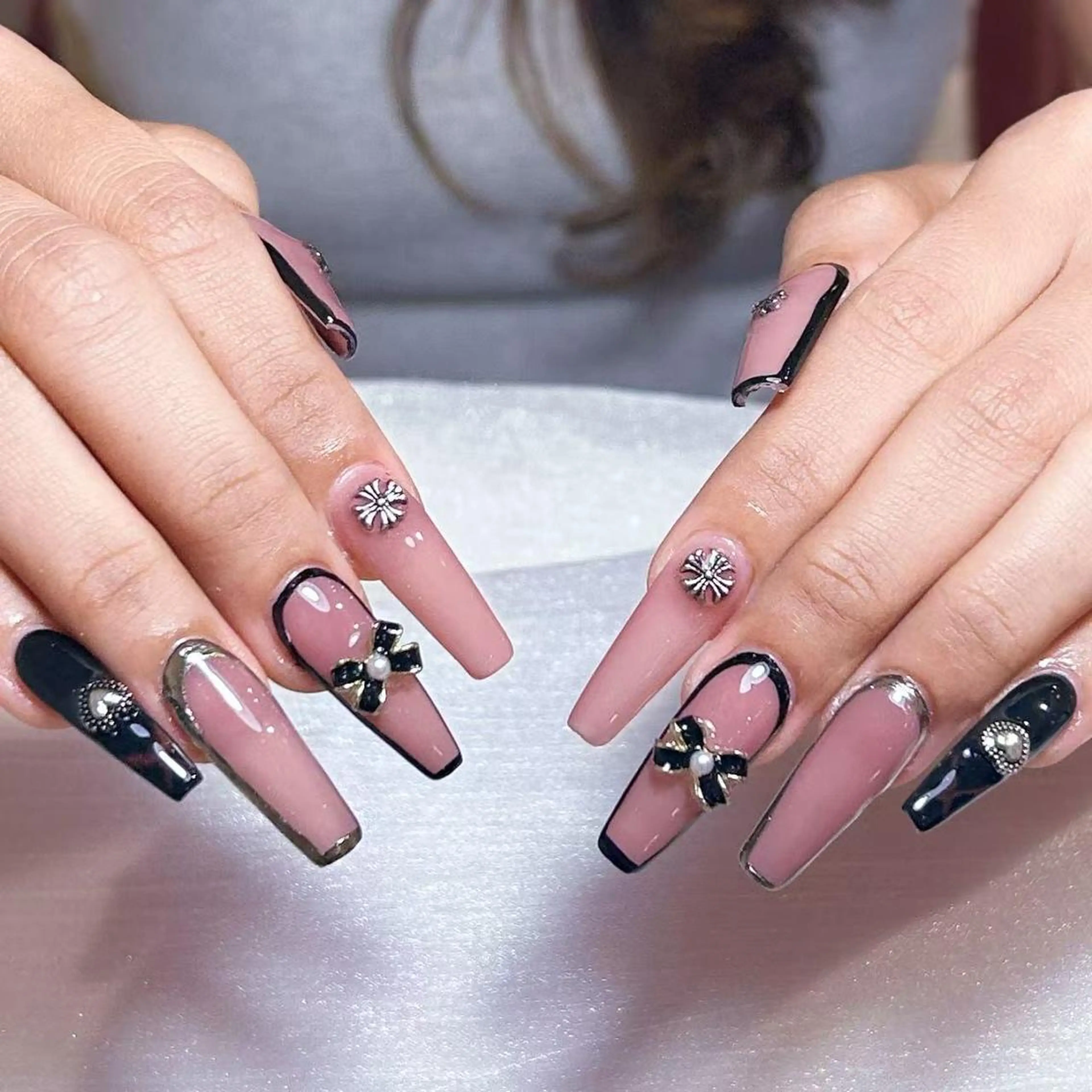 ネイル アートネイル オーロラネイル ガーリー キラキラネイル マグネットネイル ハンドネイル DIAMOND 💅のネイルデザイン