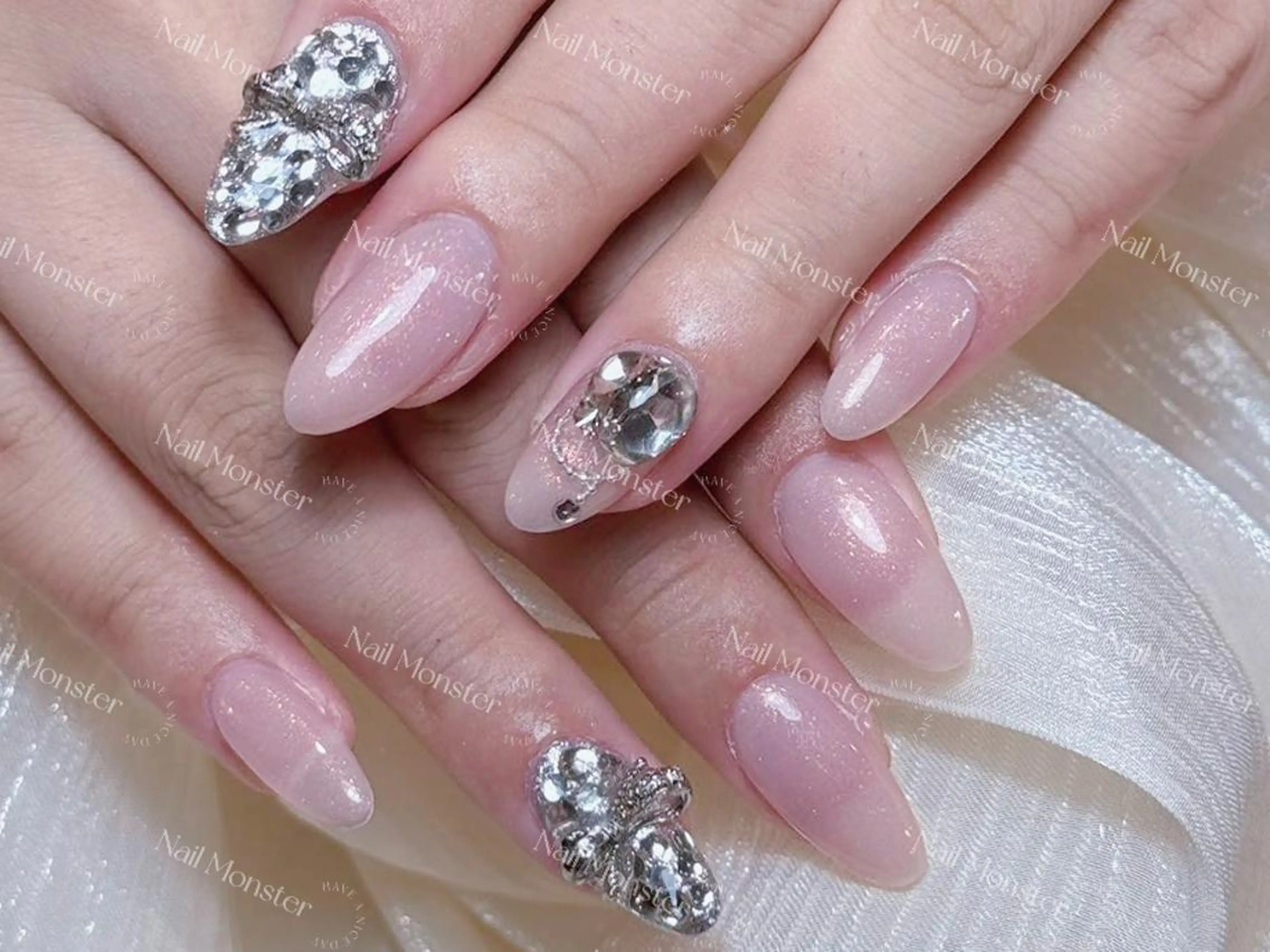 ネイル yu ri 🌹のネイルデザイン