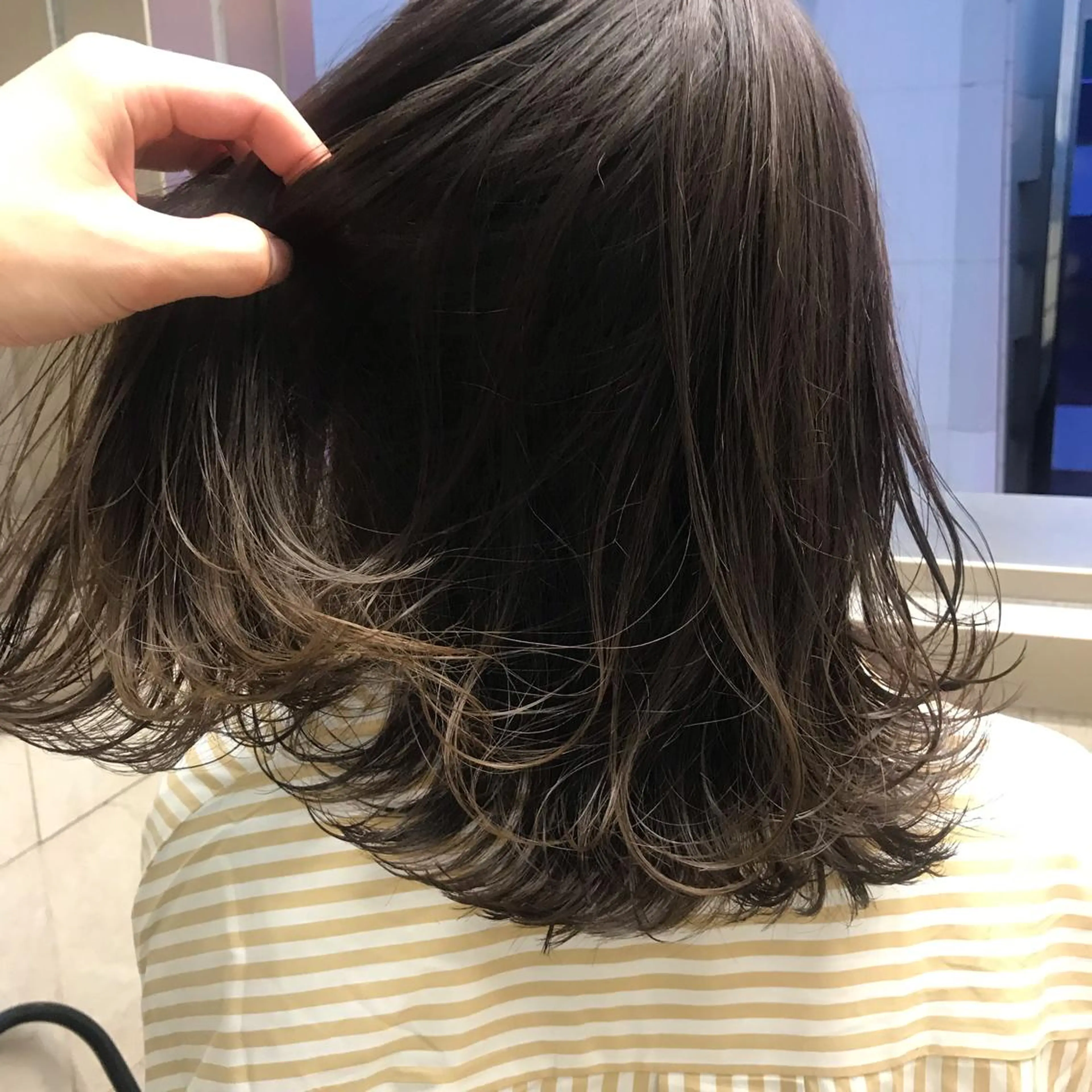 ミディアム DopeLIT モデル募集中のヘアスタイル