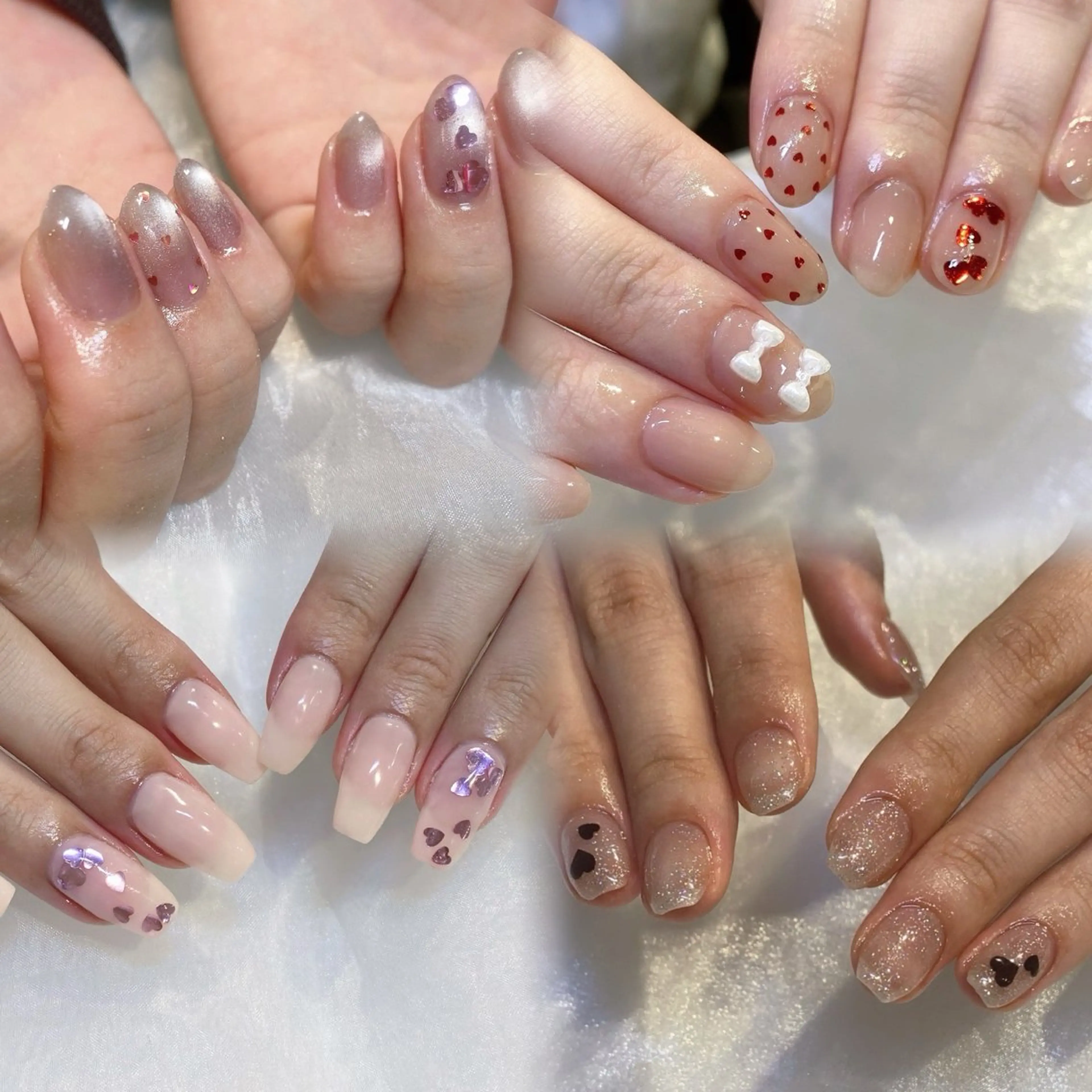 ネイル アートネイル ハート ホログラムネイル ハンドネイル Sayaka 🎀のネイルデザイン