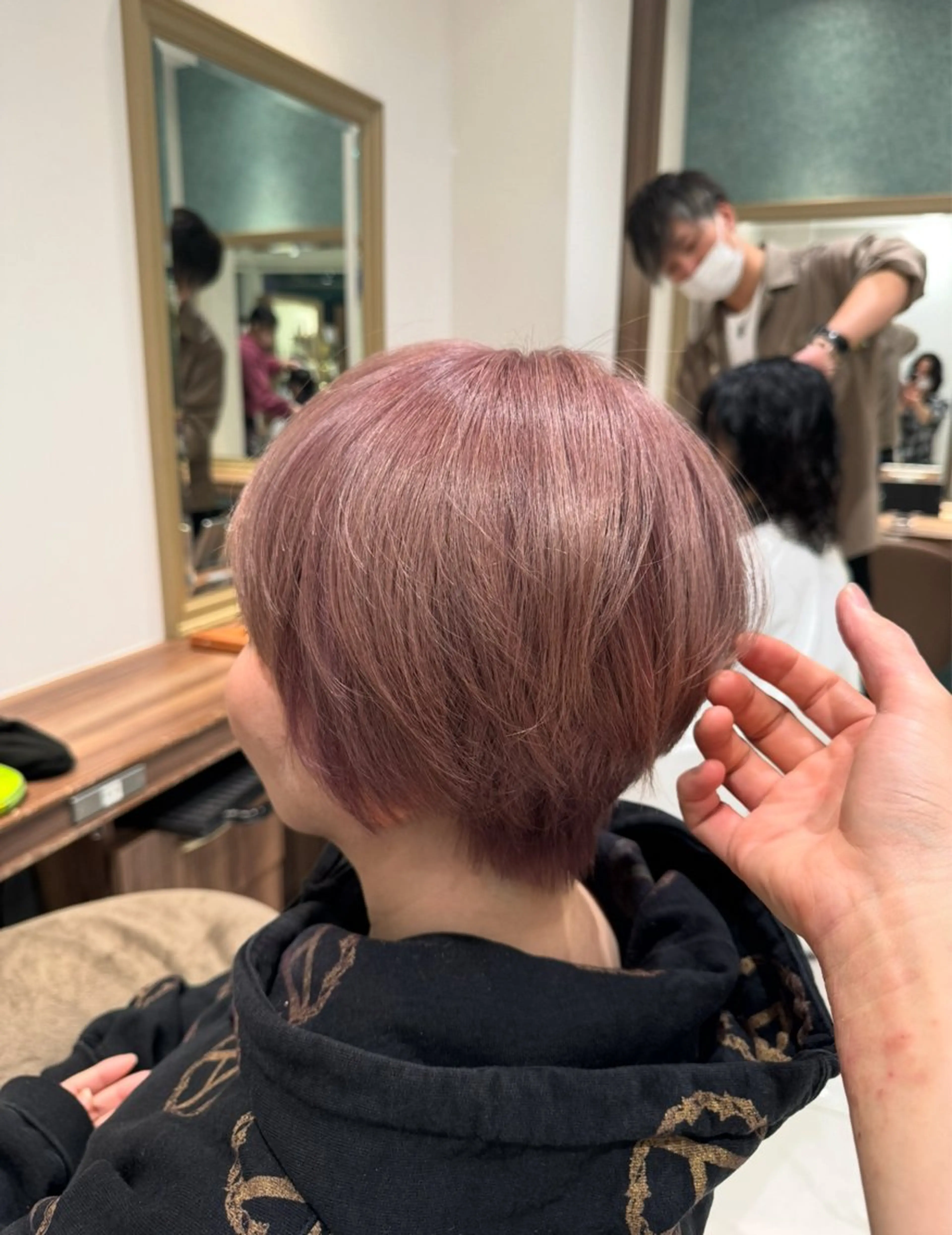 ショート カラー メンズパーマ/髪質改 善/ダメージケアのヘアスタイル