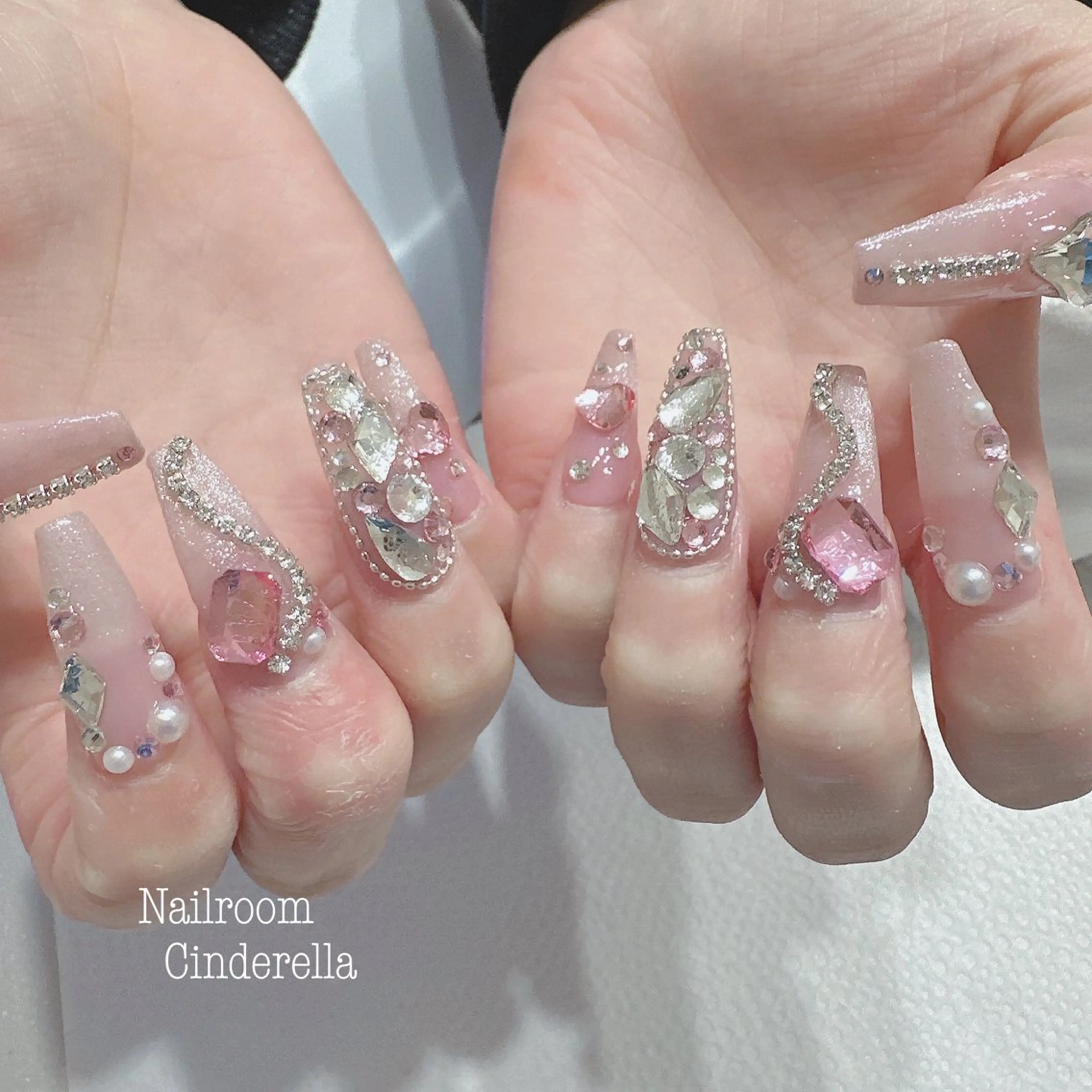 ネイル キラキラネイル Nailroom. Cinderellaのネイルデザイン