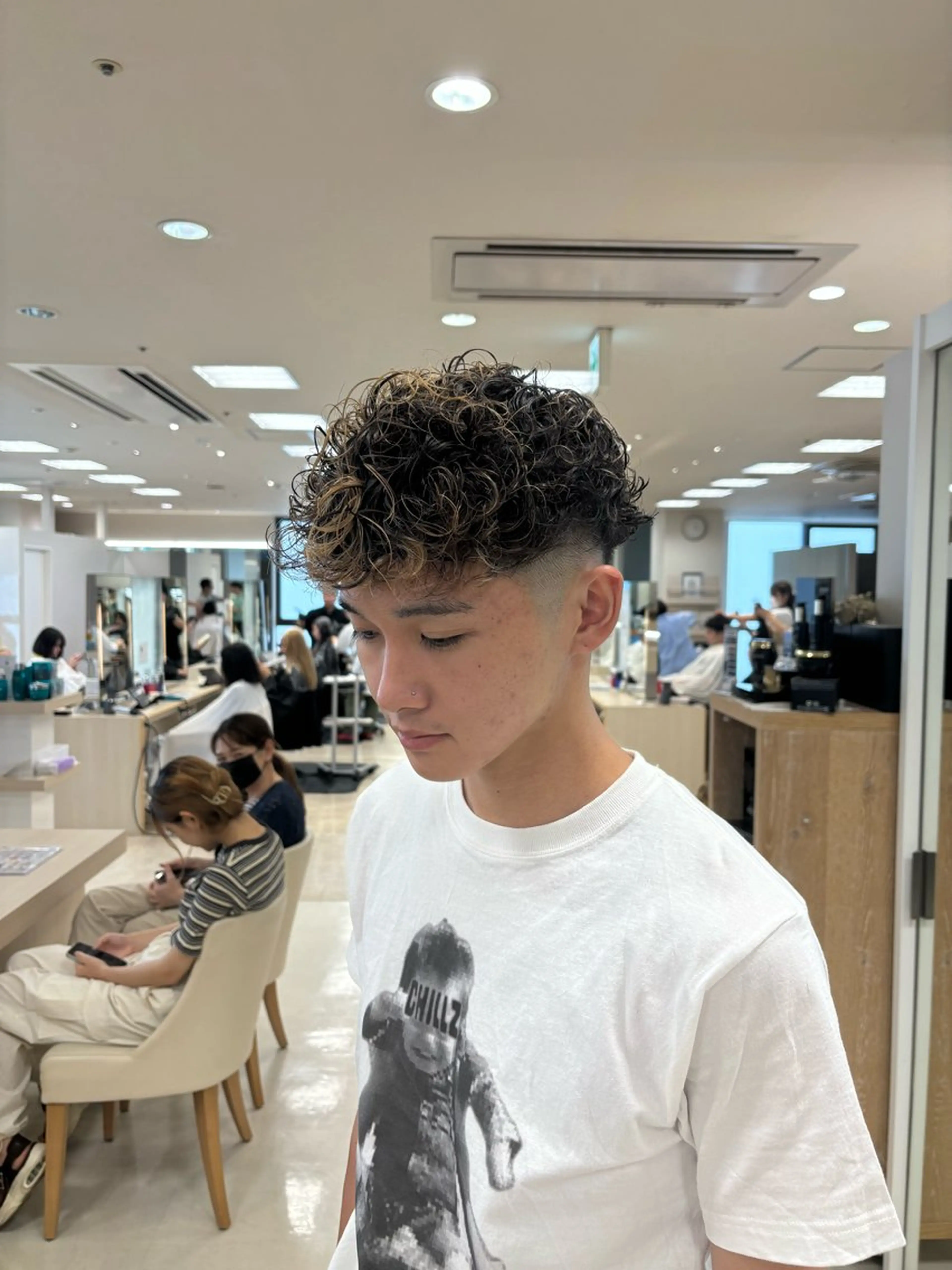 ショート パーマ メンズ カット パーマ トリートメント 湘南/メンズパーマ/ ハイライト/ユチカのヘアスタイル