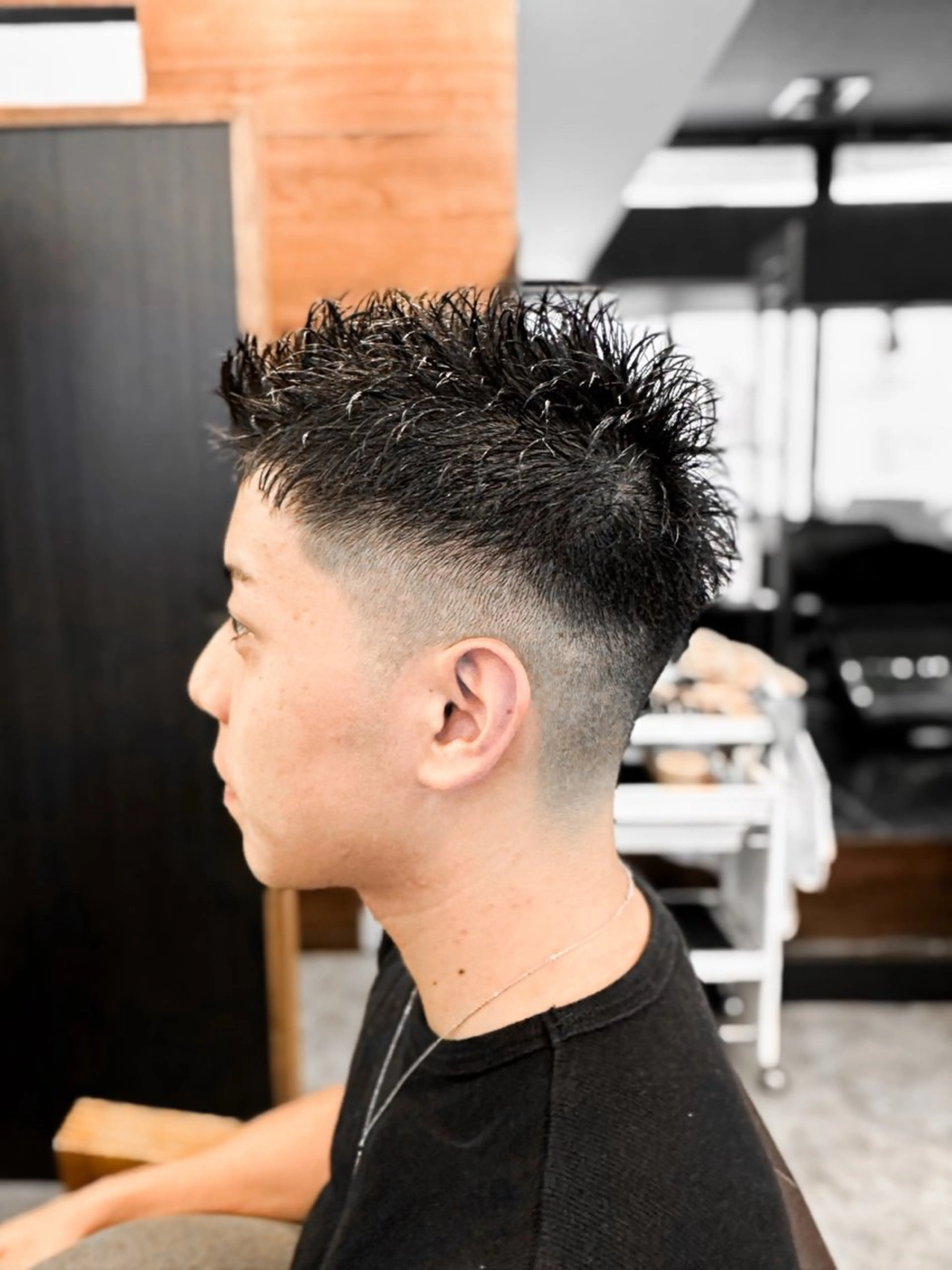 メンズ フェードカット スパイキーショート カット ヘッドスパ say.所属・ブリーチカラー🔥 パーマ【佐々木凌平】のヘアスタイル