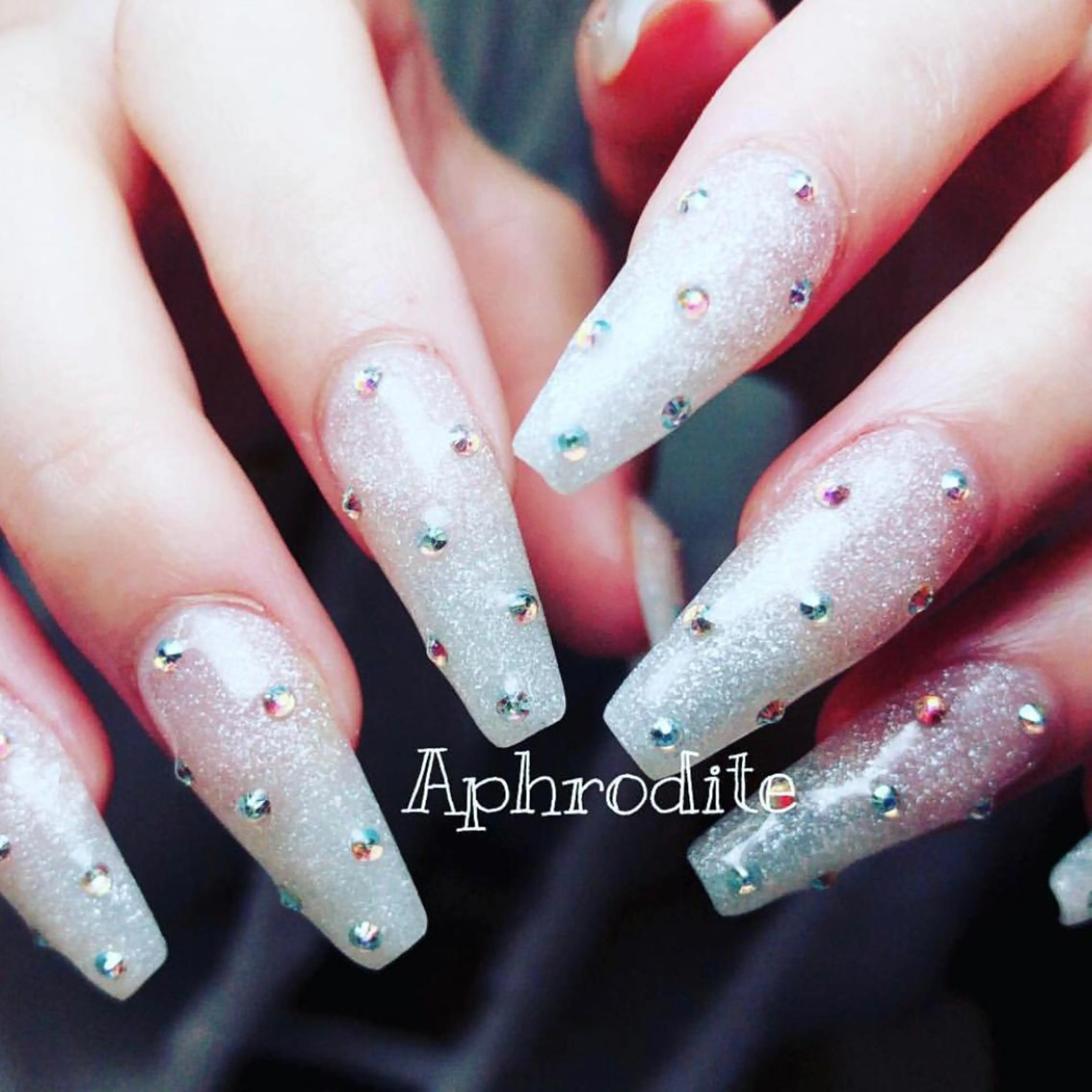 ネイル キラキラネイル シンプルネイル Aphrodite パラジェル認定サロンのネイルデザイン