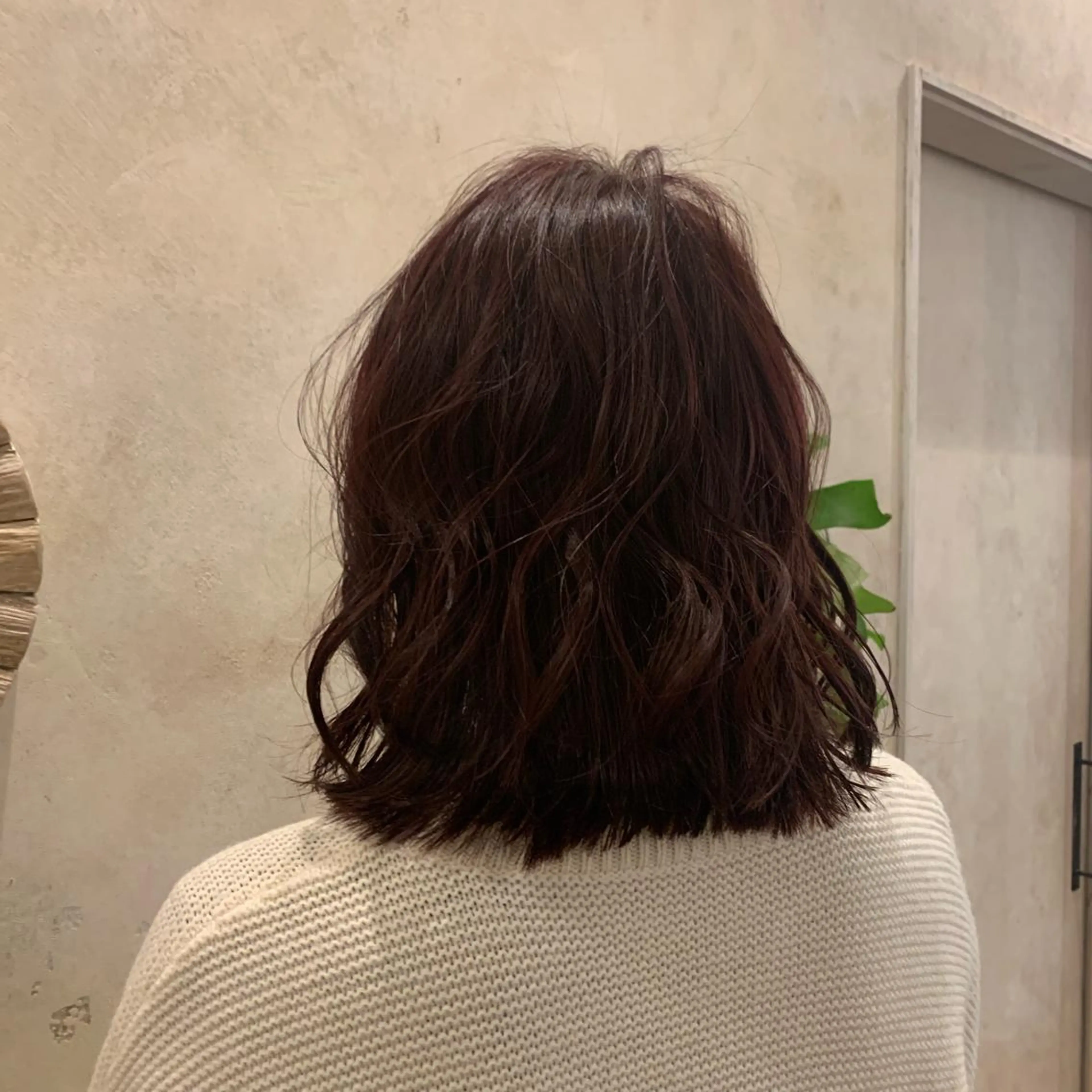 カラー LENORA所属・イズミ ナナコのヘアスタイル