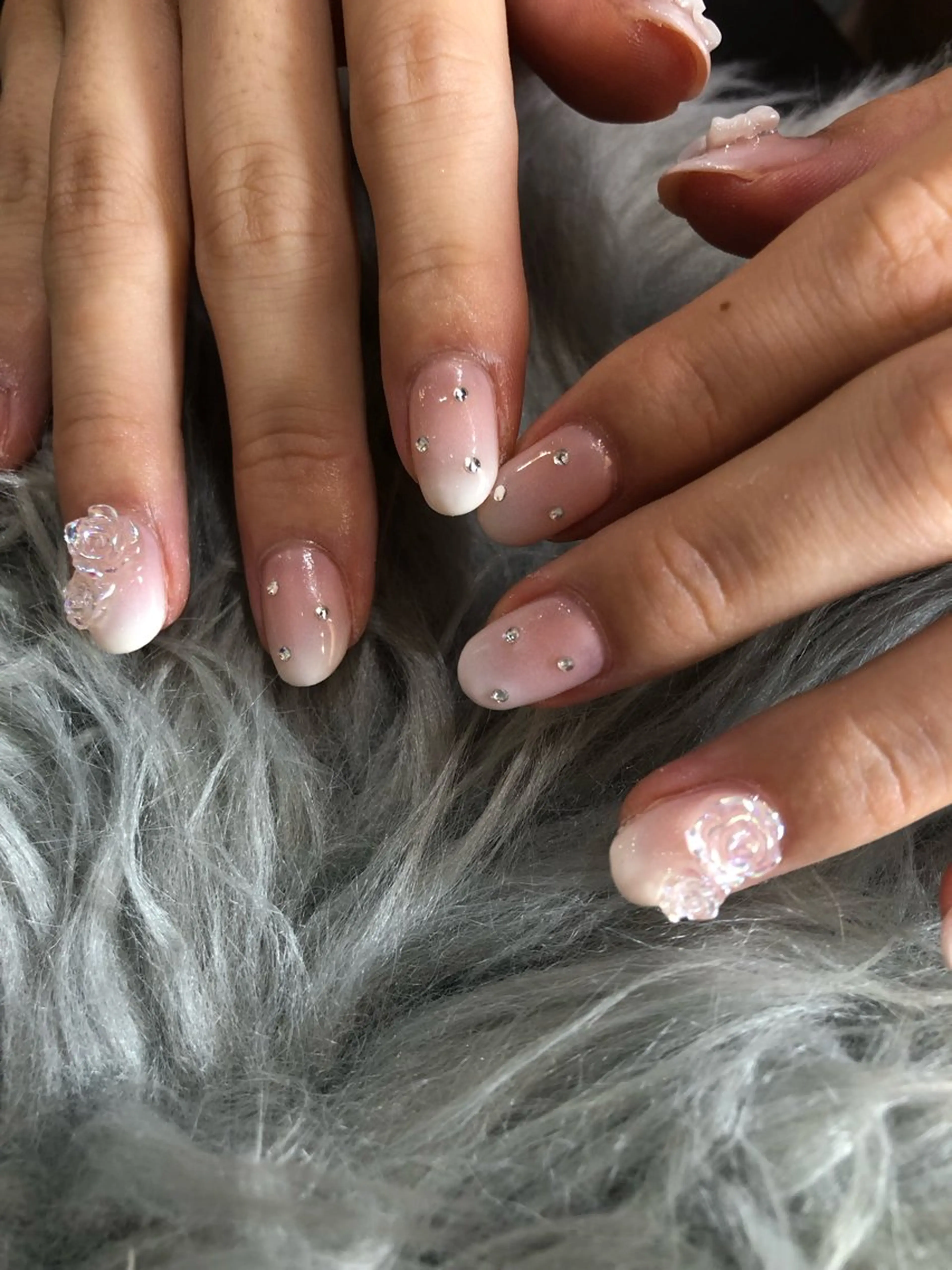 ネイル ガーリー ハンドネイル NAIL＆SPA PｰBOX所属・Lia ⠀のネイルデザイン