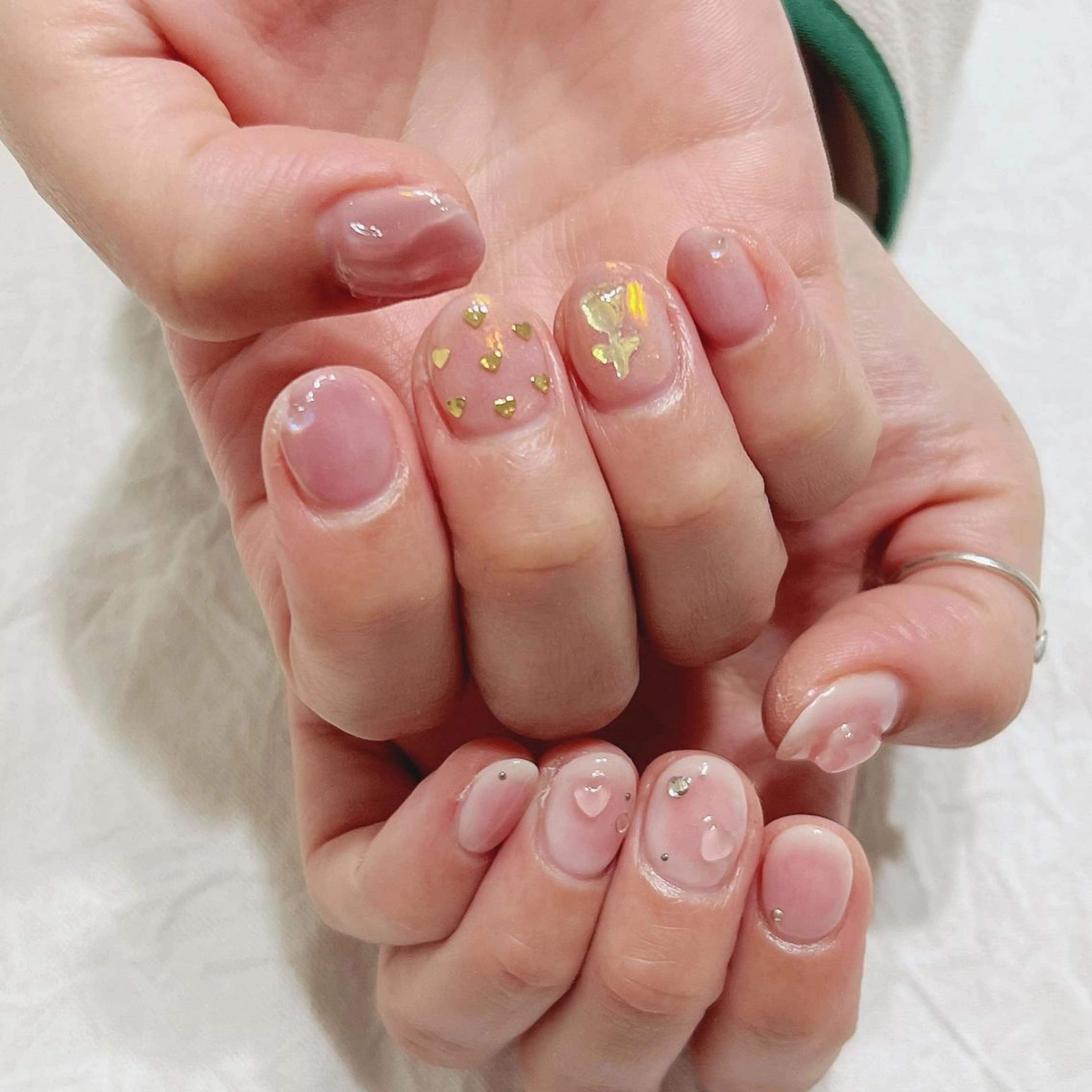 ネイル オーロラネイル ハート ピンク ぷっくりネイル ハンドネイル peaberry nailのネイルデザイン