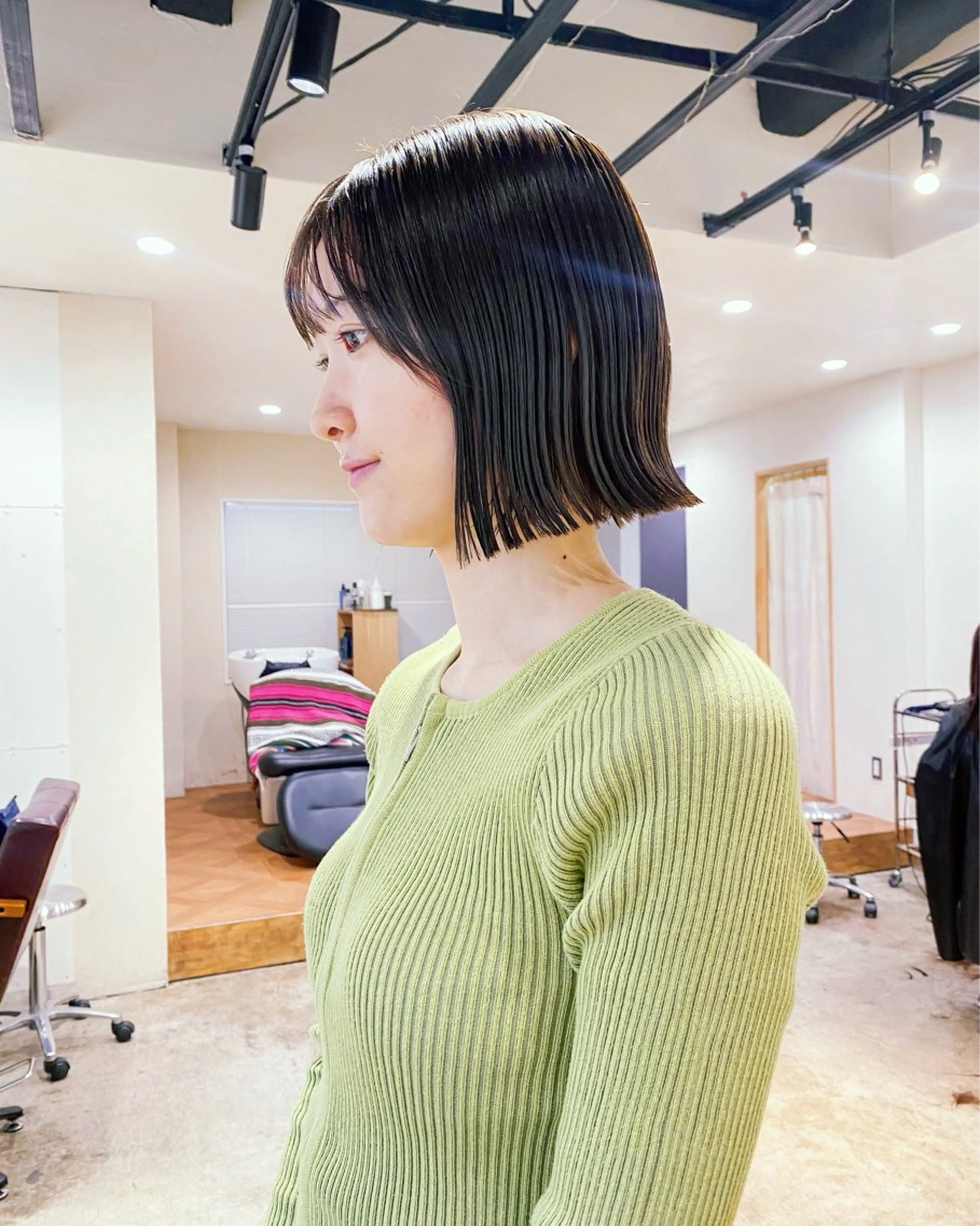 ショート カラー 黒髪 イルミナカラー ボブ 外ハネヘア カット ヘアカラー トリートメント ヘッドスパ 板谷みさき /艶ボブ/藤沢美容室のヘアスタイル