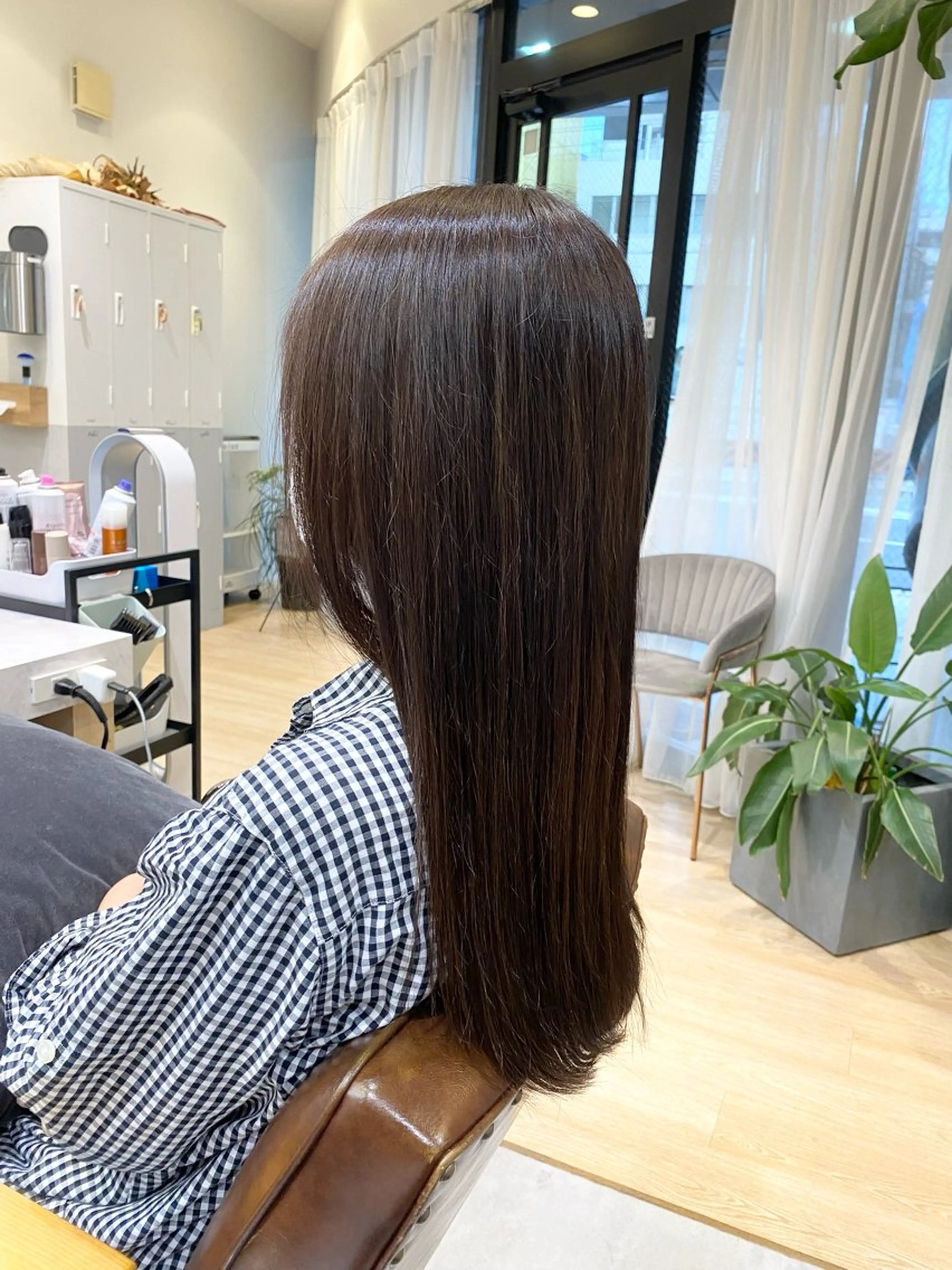 カラー ブラウンカラー ダークブラウン calna 古賀 菜摘のヘアスタイル