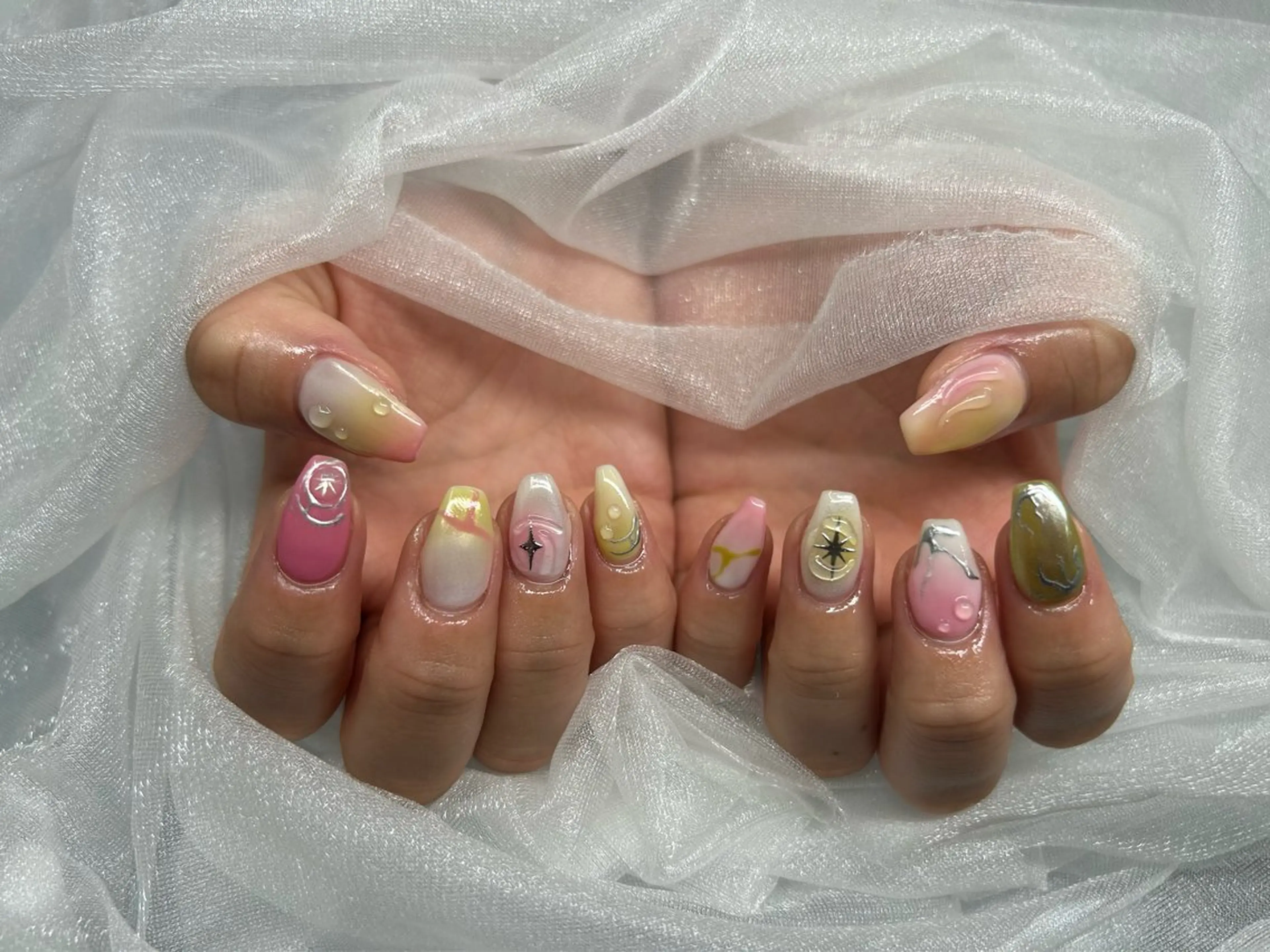 ネイル 持ち込み 加藤 楓子のネイルデザイン