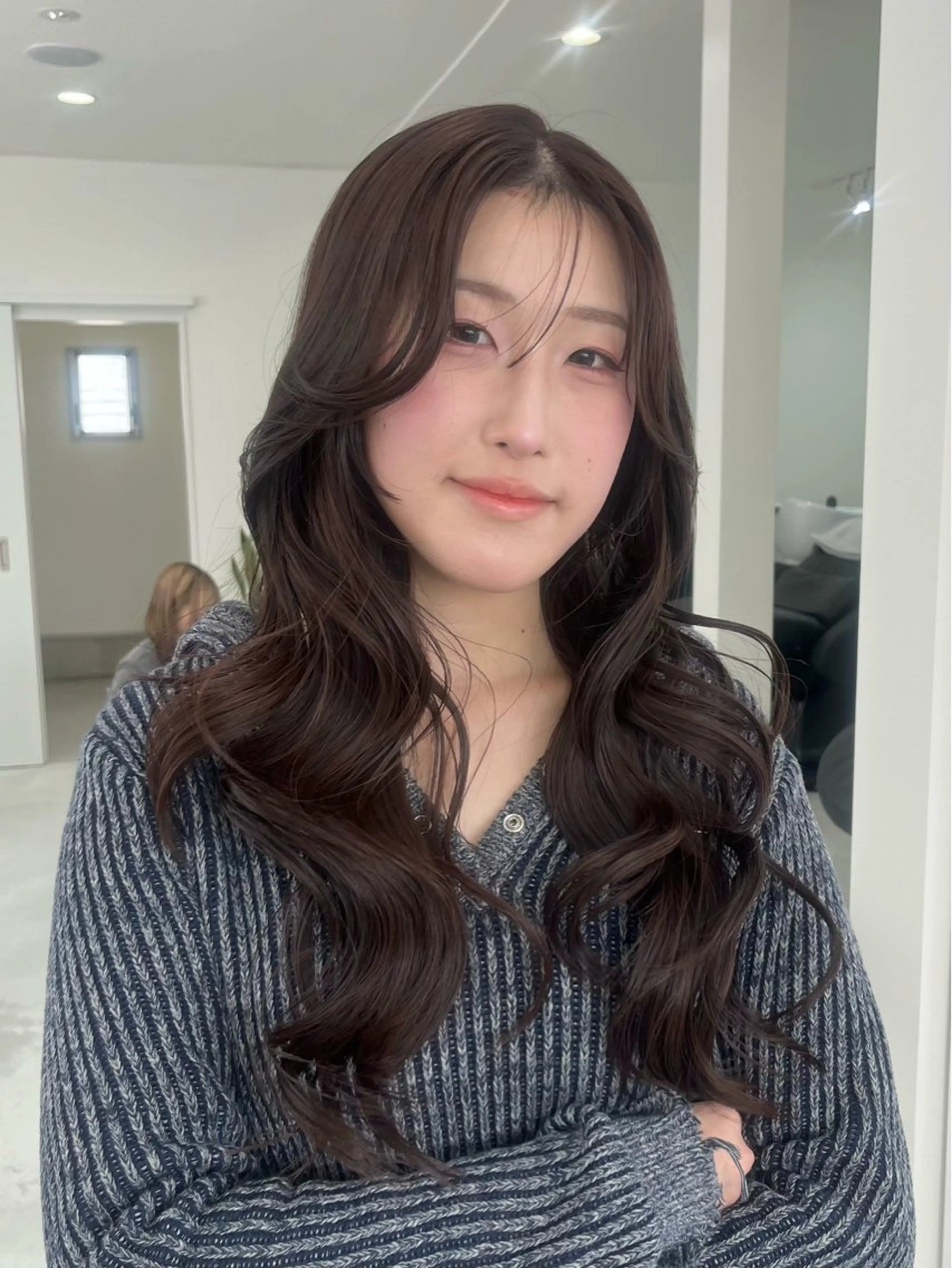 ロング チョコレートブラウン カット ヘアカラー トリートメント 🟣niw SHUNNA🟣のヘアスタイル