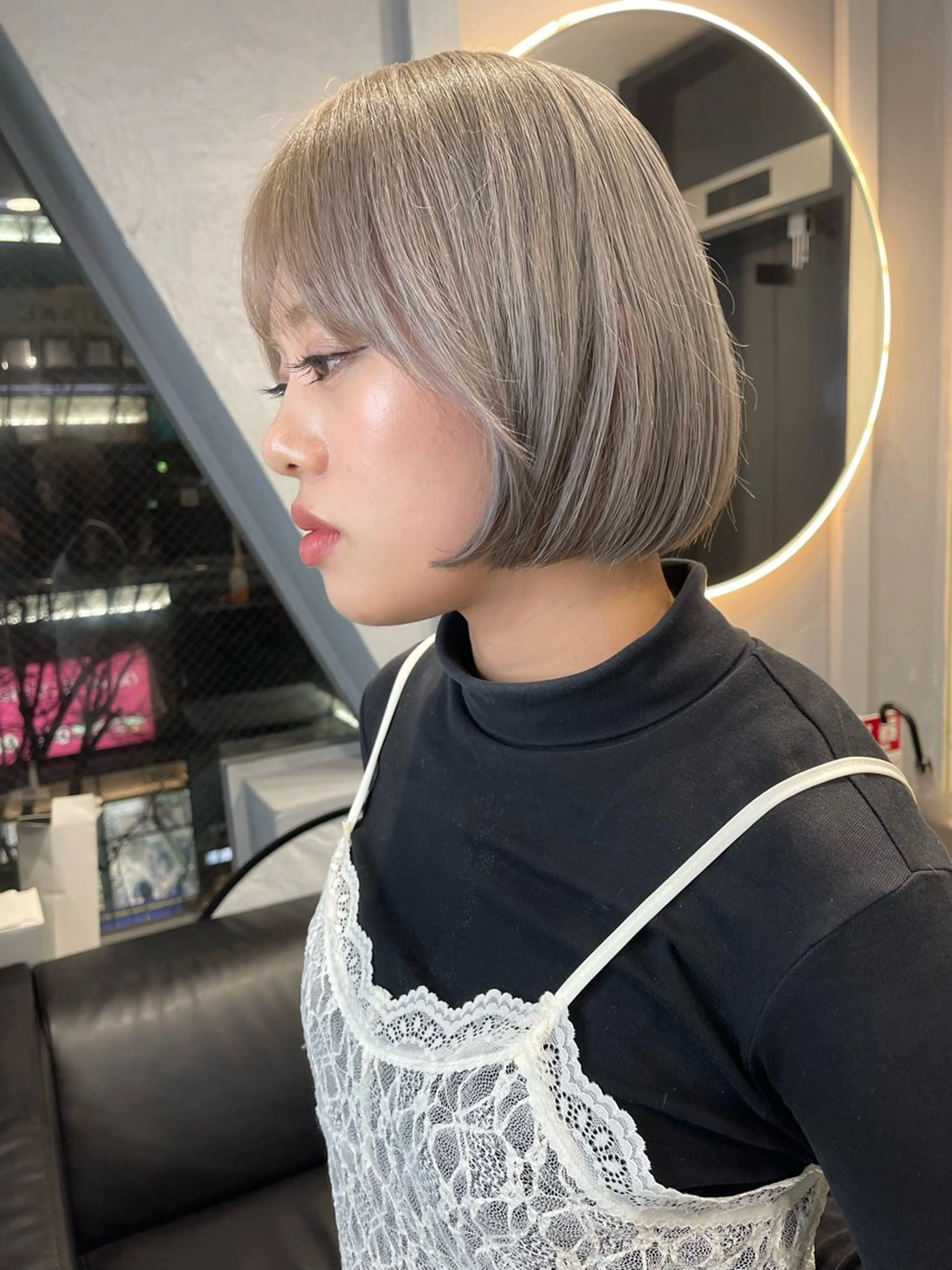 ショート カラー ベージュカラー ブリーチ ケアブリーチ デザインカラー ダブルカラー TATSUブリーチ/ ミルクティーベージュのヘアスタイル