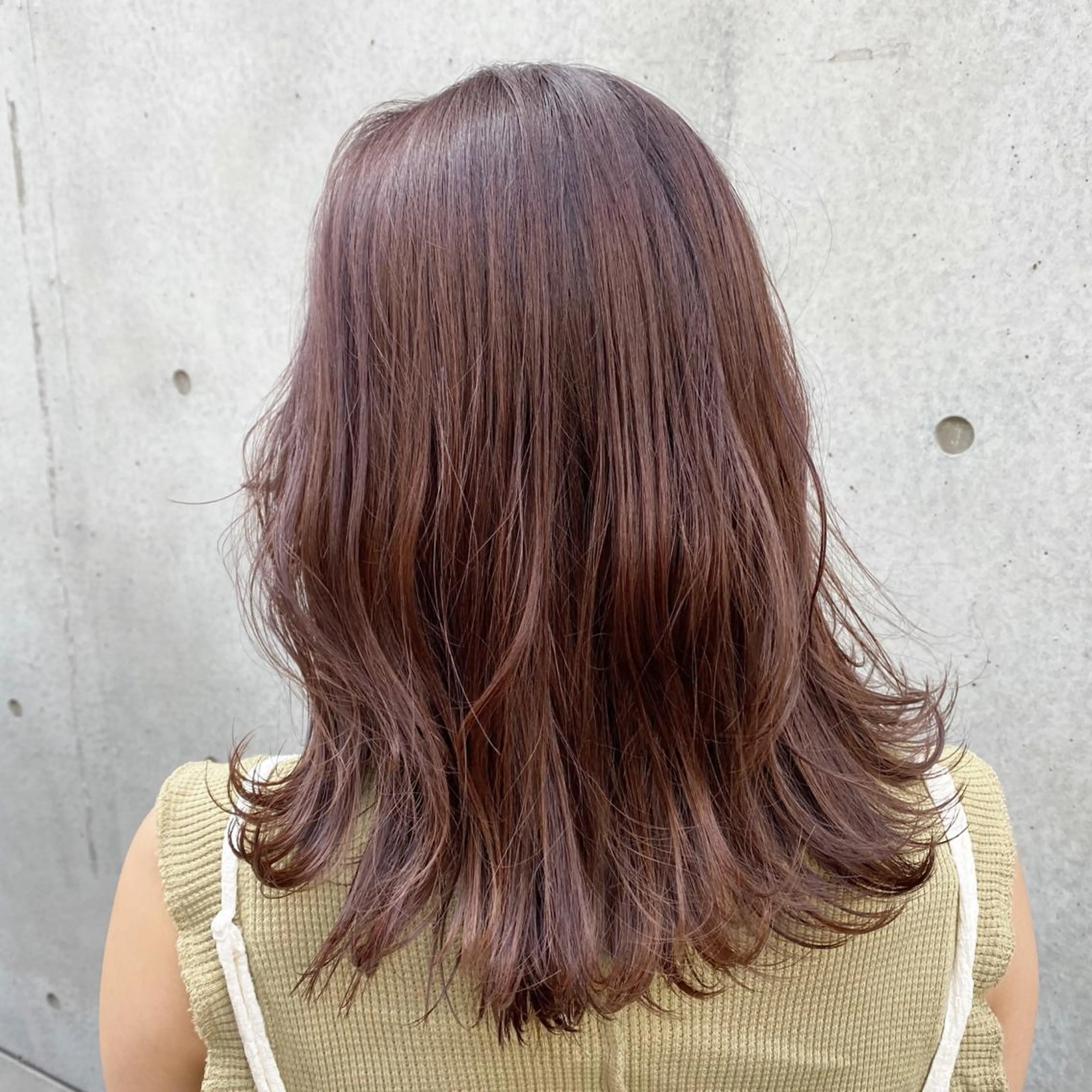 ミディアム ミディアムレイヤー ハイライト 髪質改善 韓国風ヘア レイヤーカット ヘアカラー トリートメント 透け感×顔まわり デザイン✂︎吉田のヘアスタイル