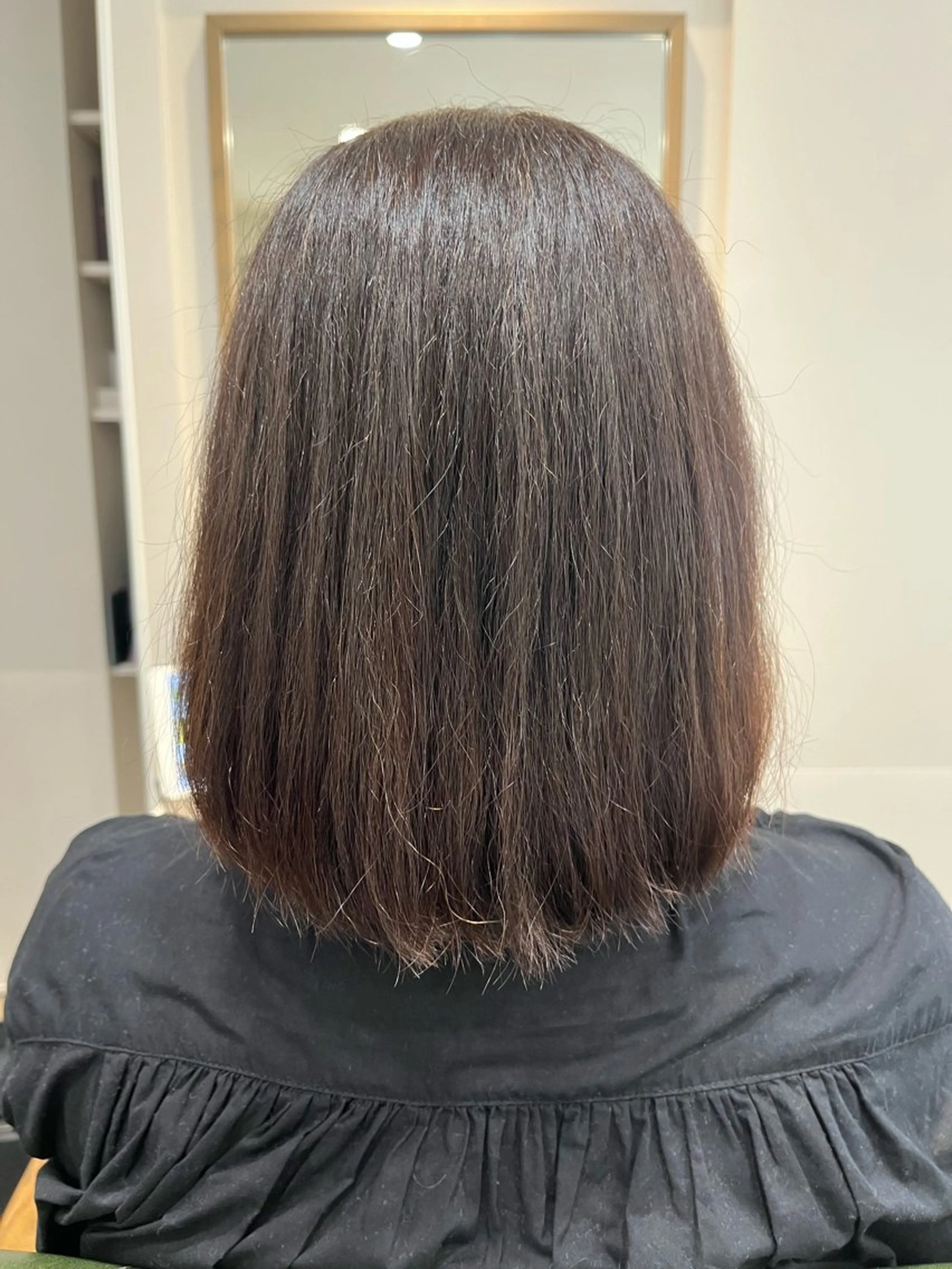 ミディアム 小鴨 美佳のヘアスタイル