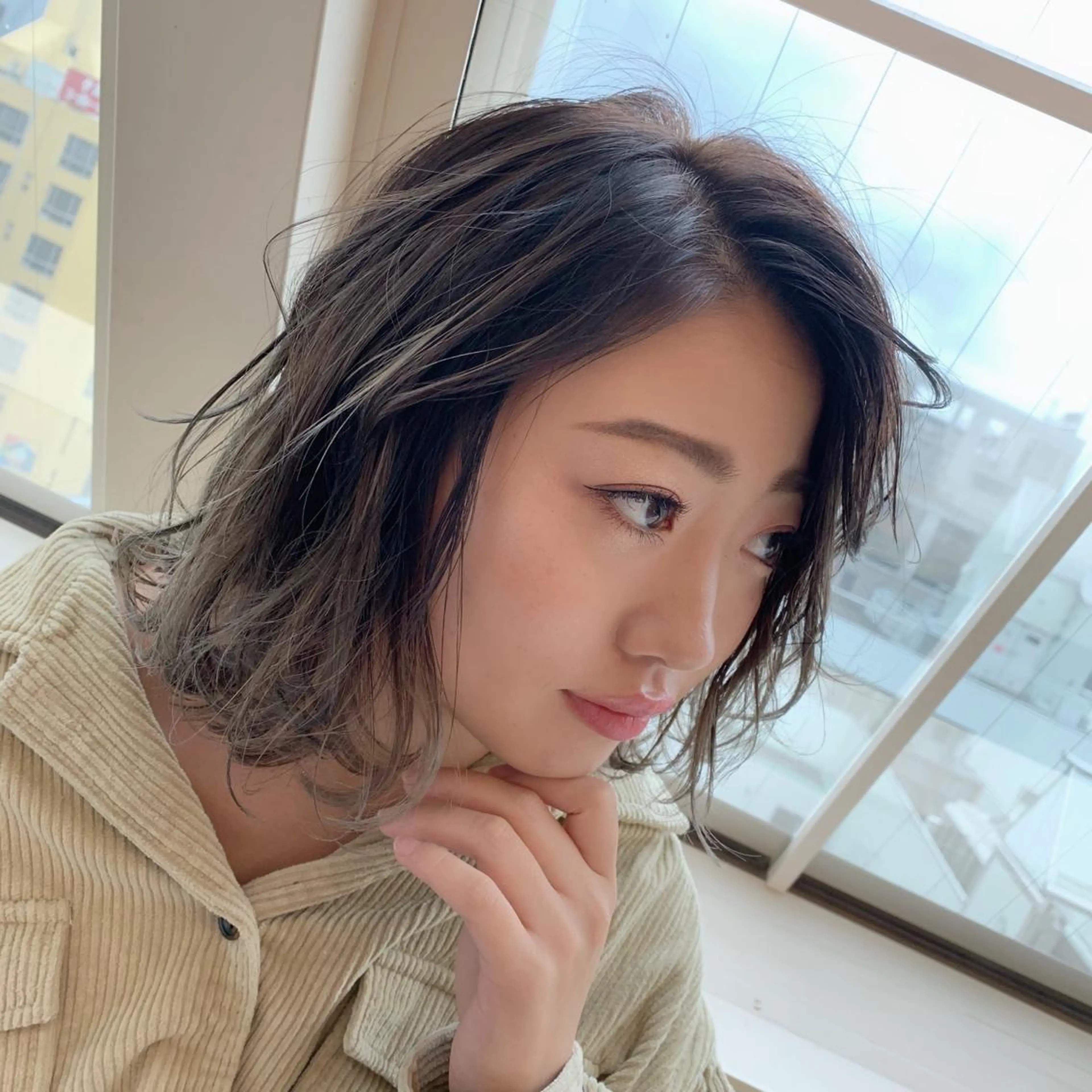 ミディアム 村阪 由美子のヘアスタイル