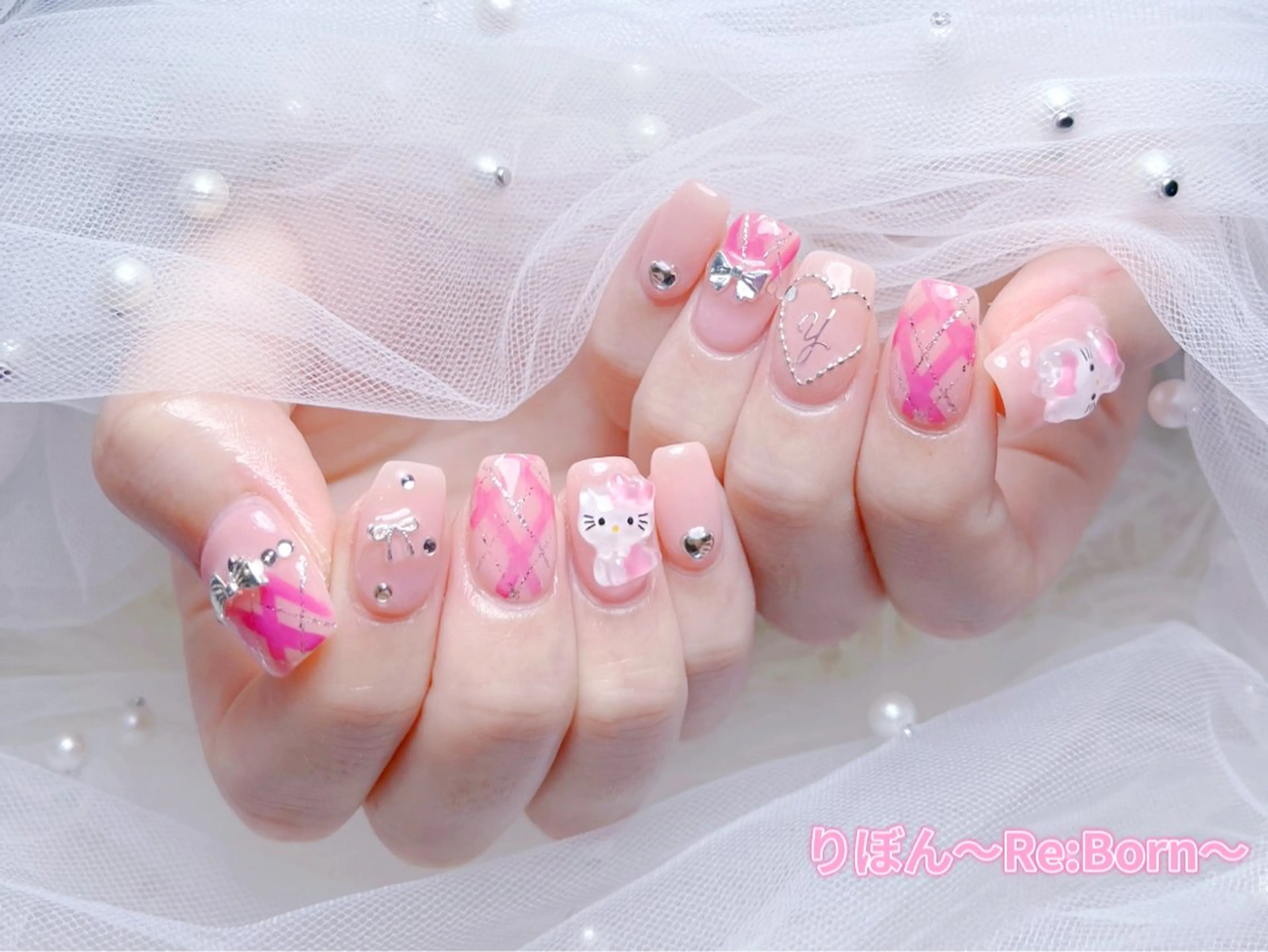 ミディアム ハンドネイル りぼん Re:Bonrのネイルデザイン