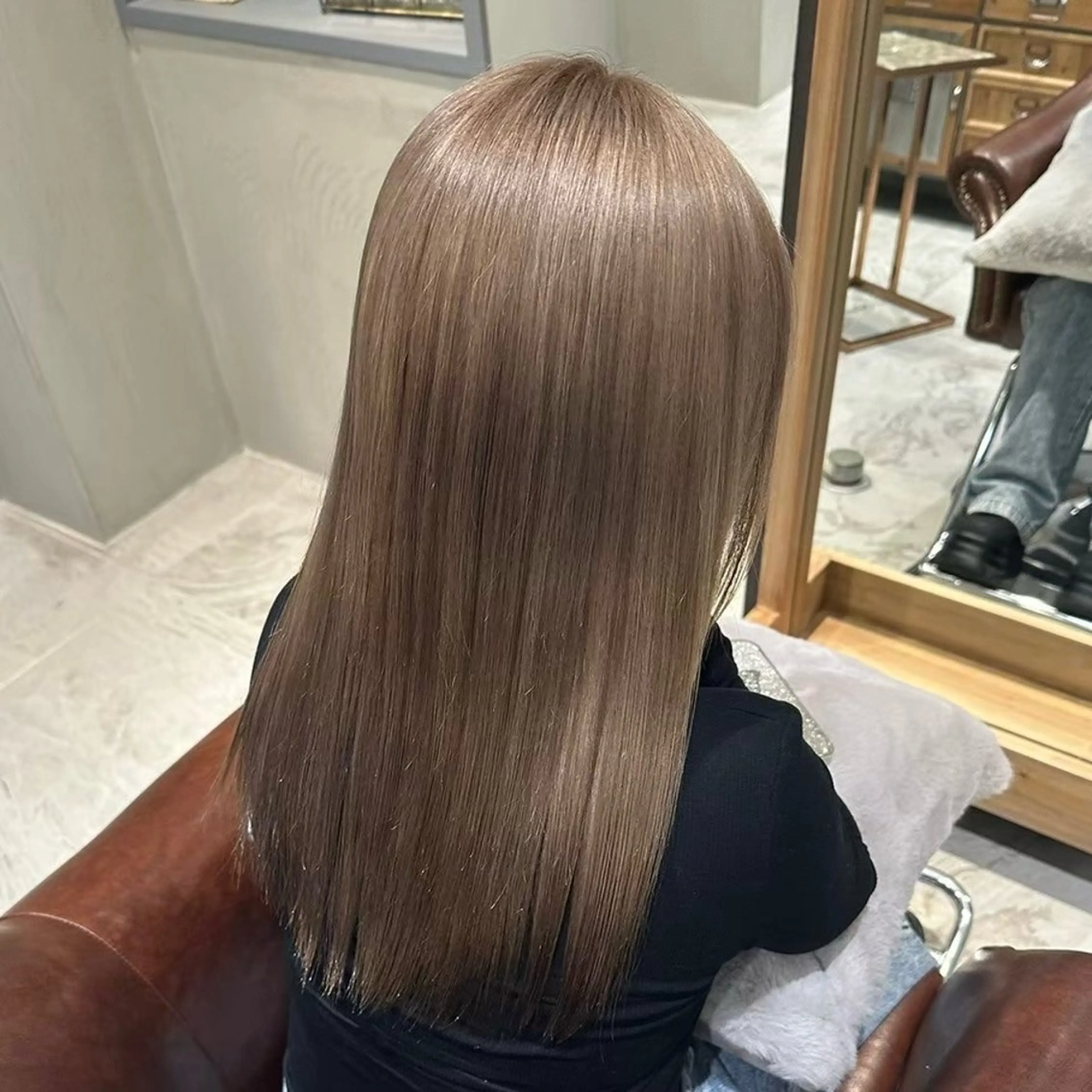 【11月限定】ブリーチ１回➕カラー➕内部補修トリートメントの写真