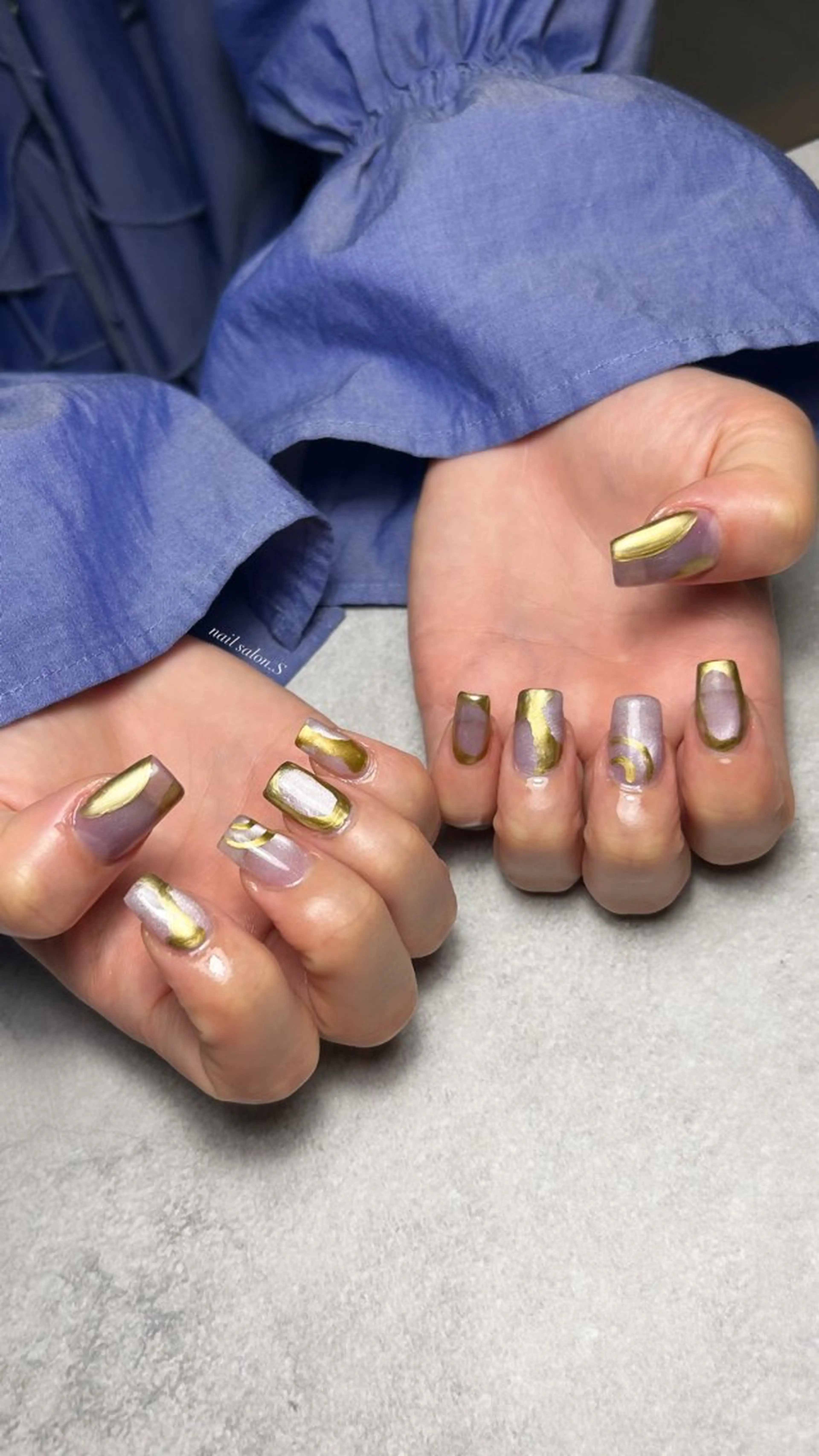 ネイル アートネイル ジェルネイル ゴールド ロングネイル マグネットネイル ハンドネイル 関山 志乃のネイルデザイン