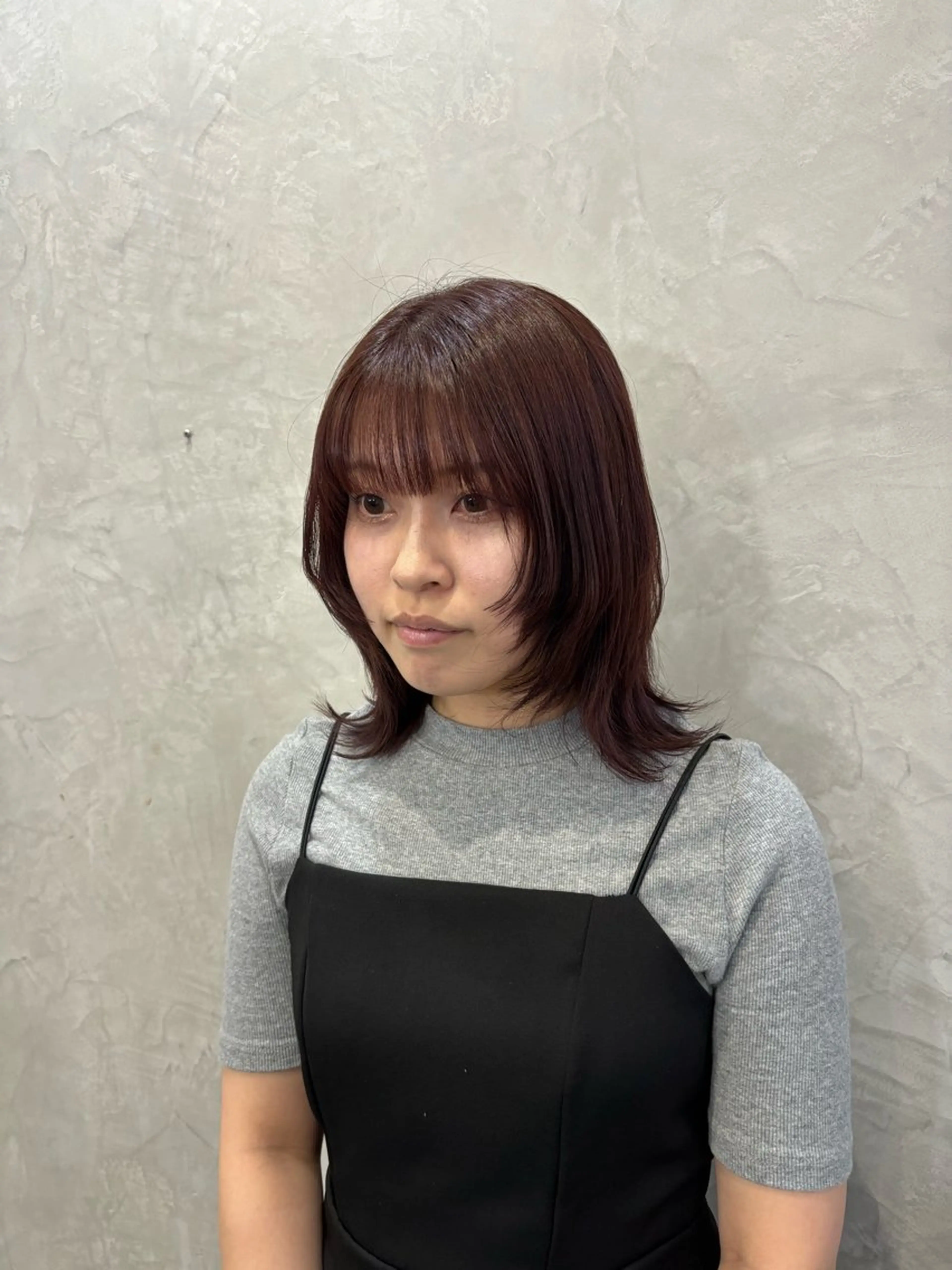 ミディアム カラー ウルフカット MaisonHALU 松浦光咲のヘアスタイル
