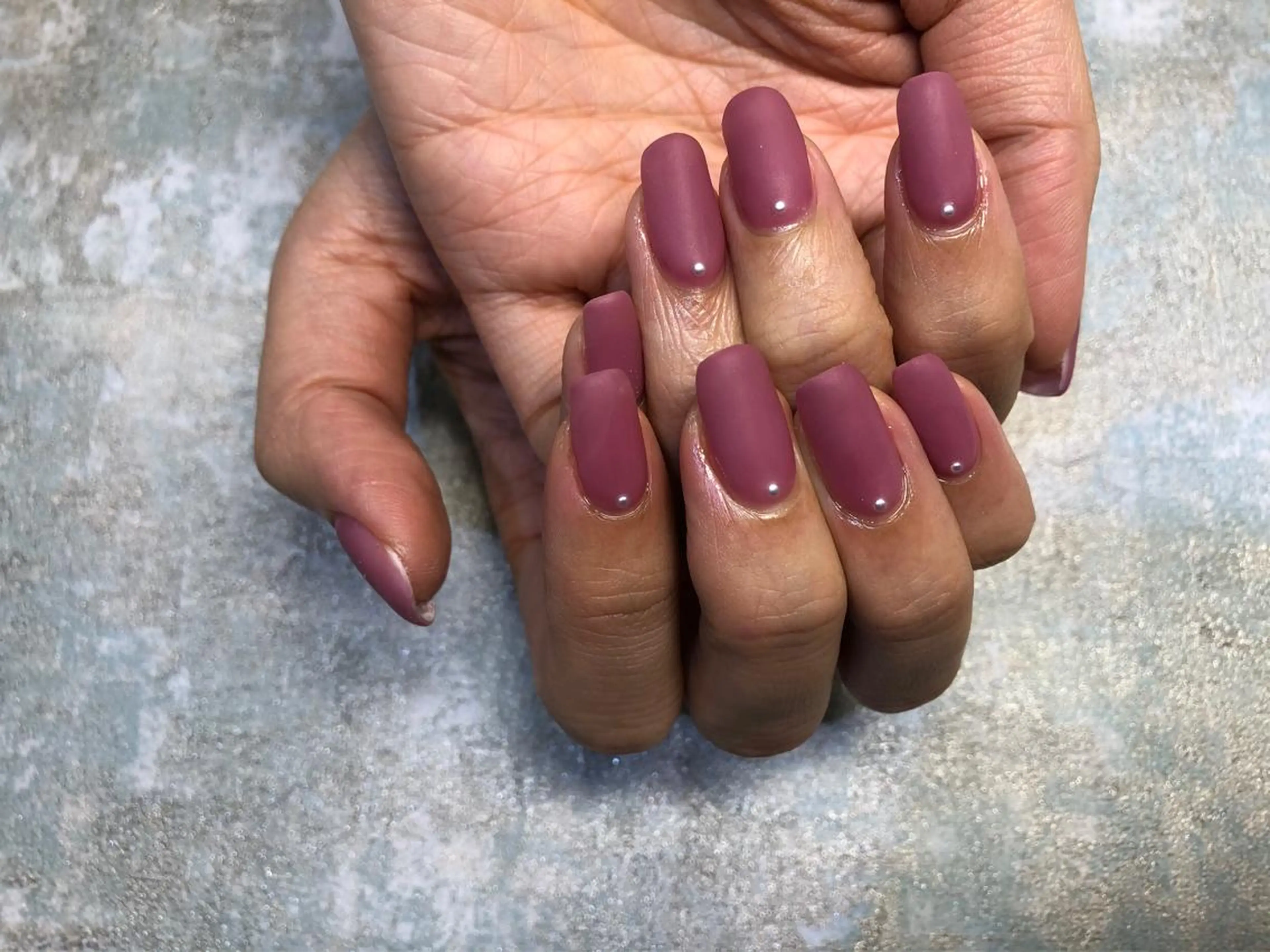 ネイル ワンカラーネイル ストーンネイル ハンドネイル fairy 村居 愛香のネイルデザイン