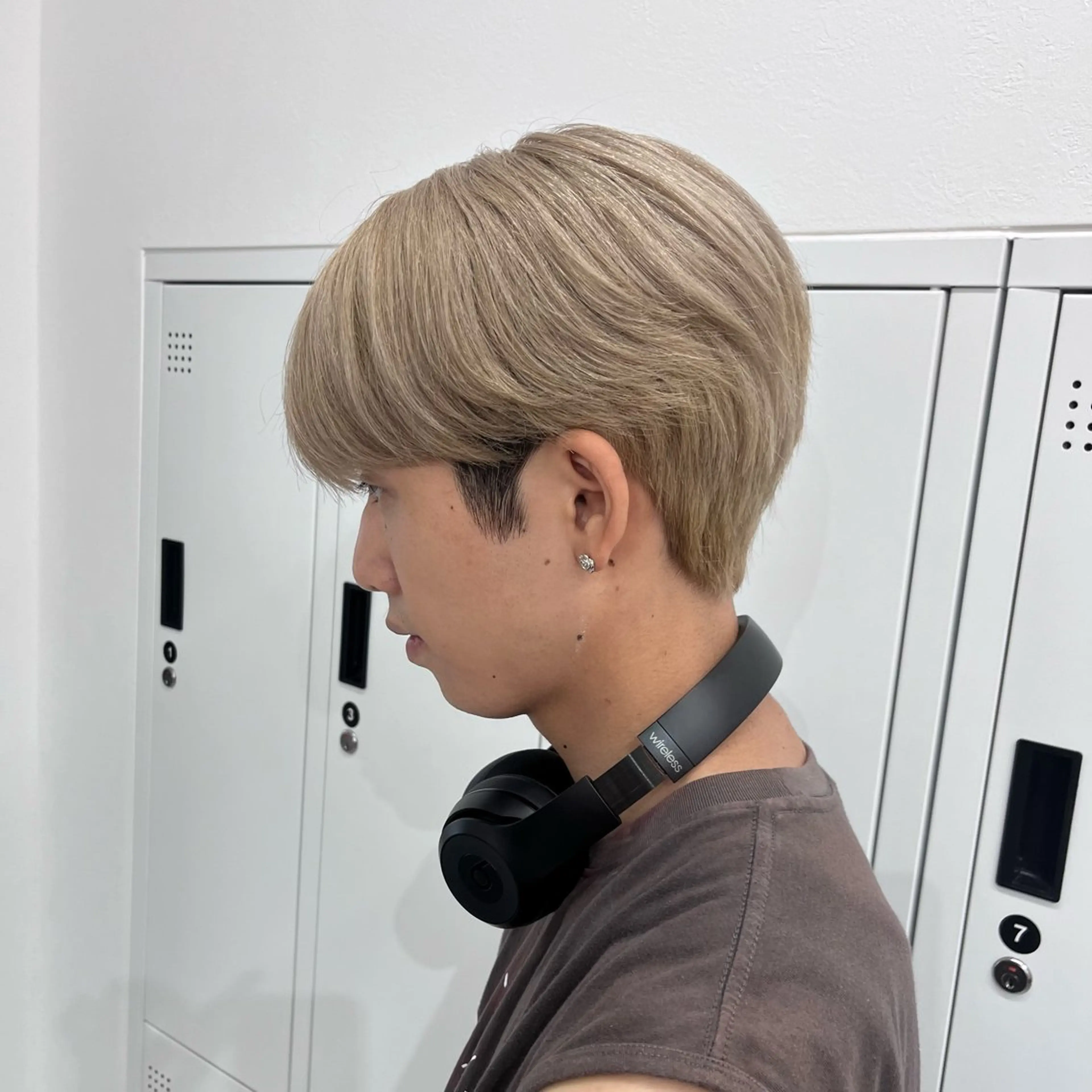 メンズ メンズハイトーン 💎艶々ハイトーン MOE💍🤍のヘアスタイル