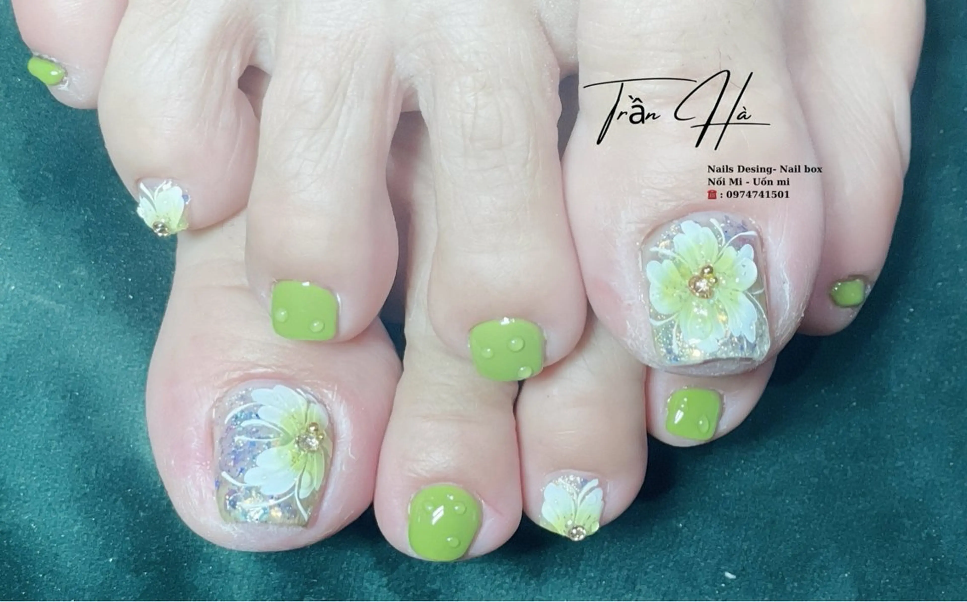 セミロング Mymy Nail (ハー)のネイルデザイン