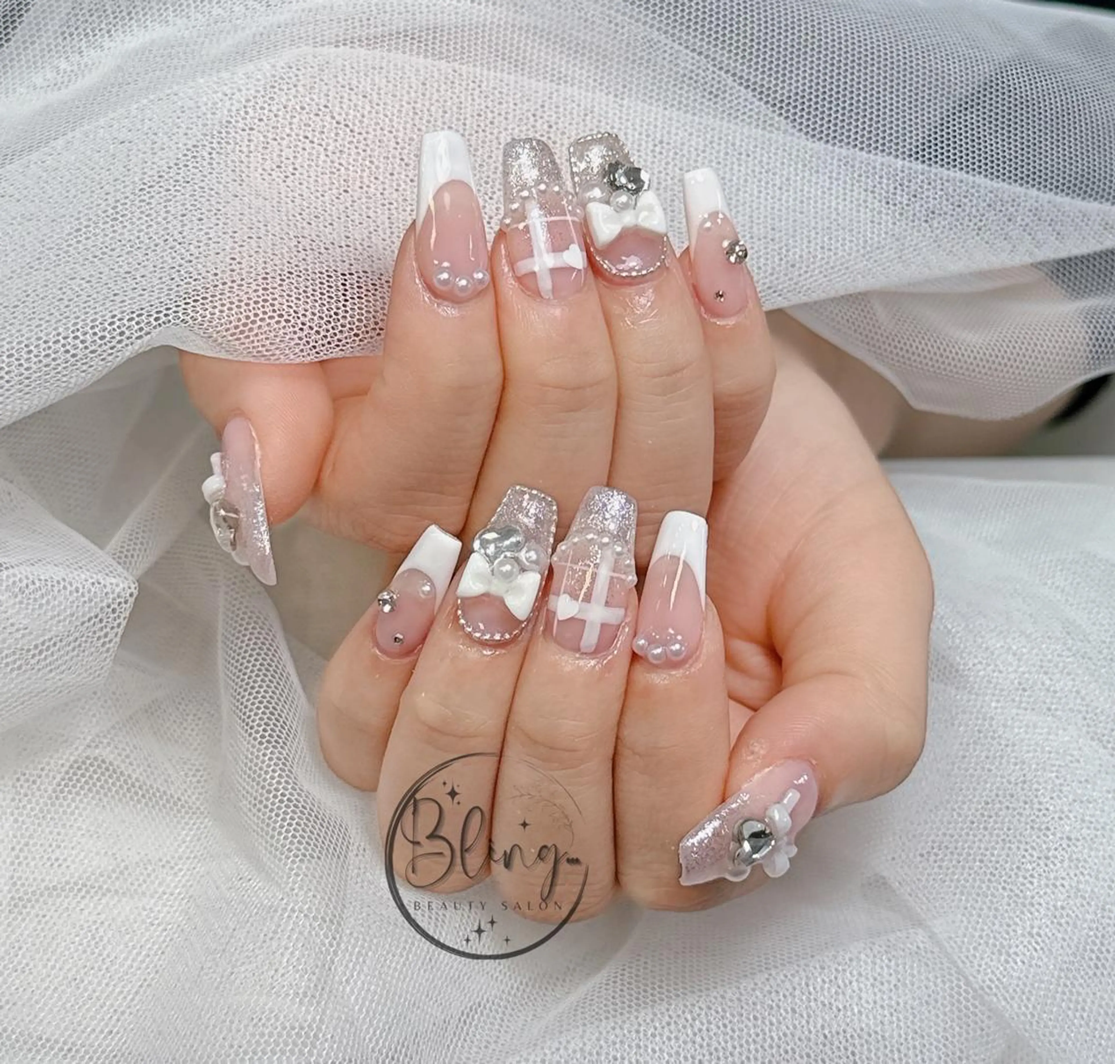 ロング カラー ベージュカラー グラデーションカラー ピンクカラー 韓国風ヘア ハンドネイル Bling Salonのネイルデザイン