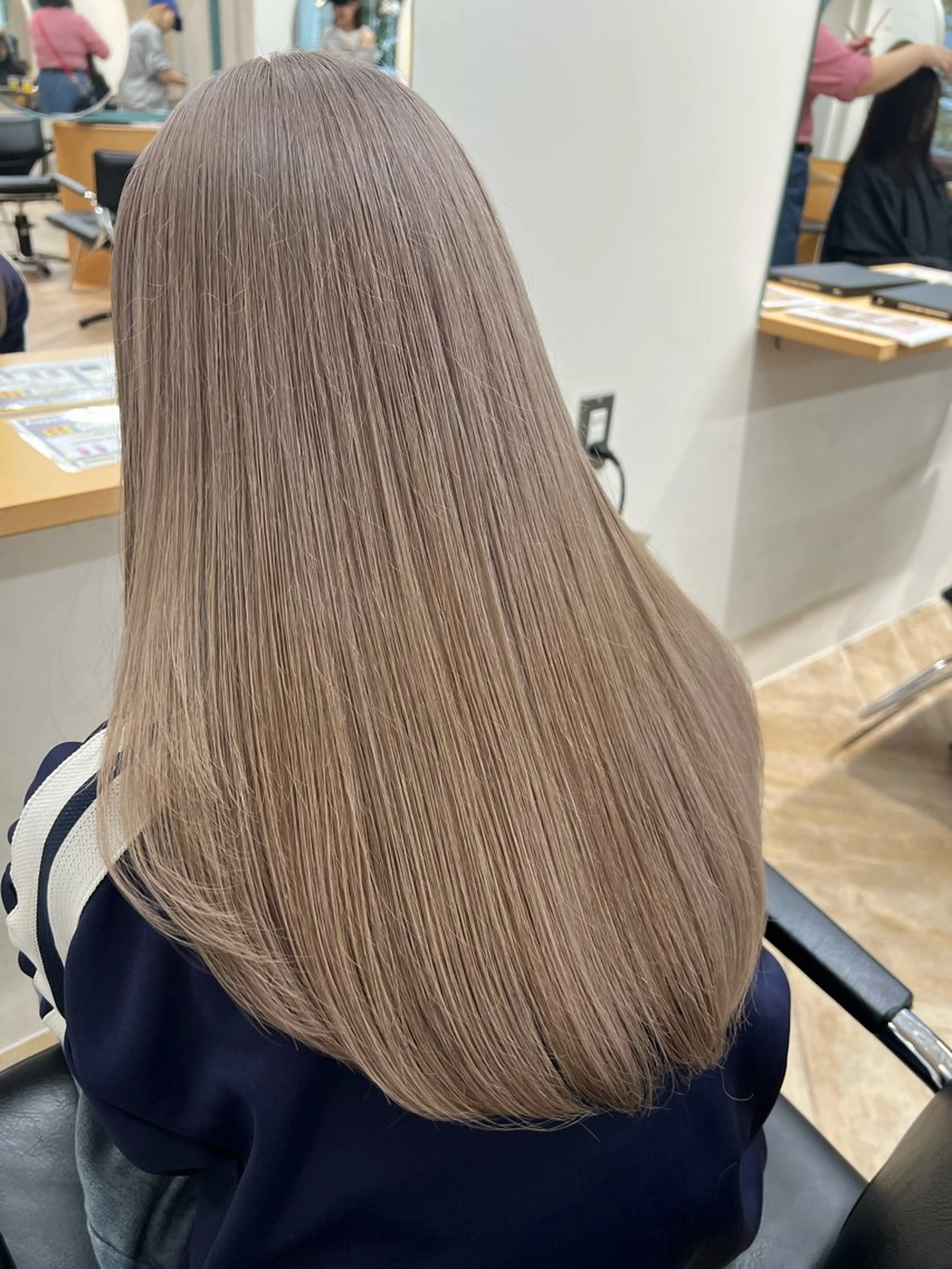 ロング カラー ヘアカラー トリートメント ベージュカラー 新潟/万代/井上佑のヘアスタイル