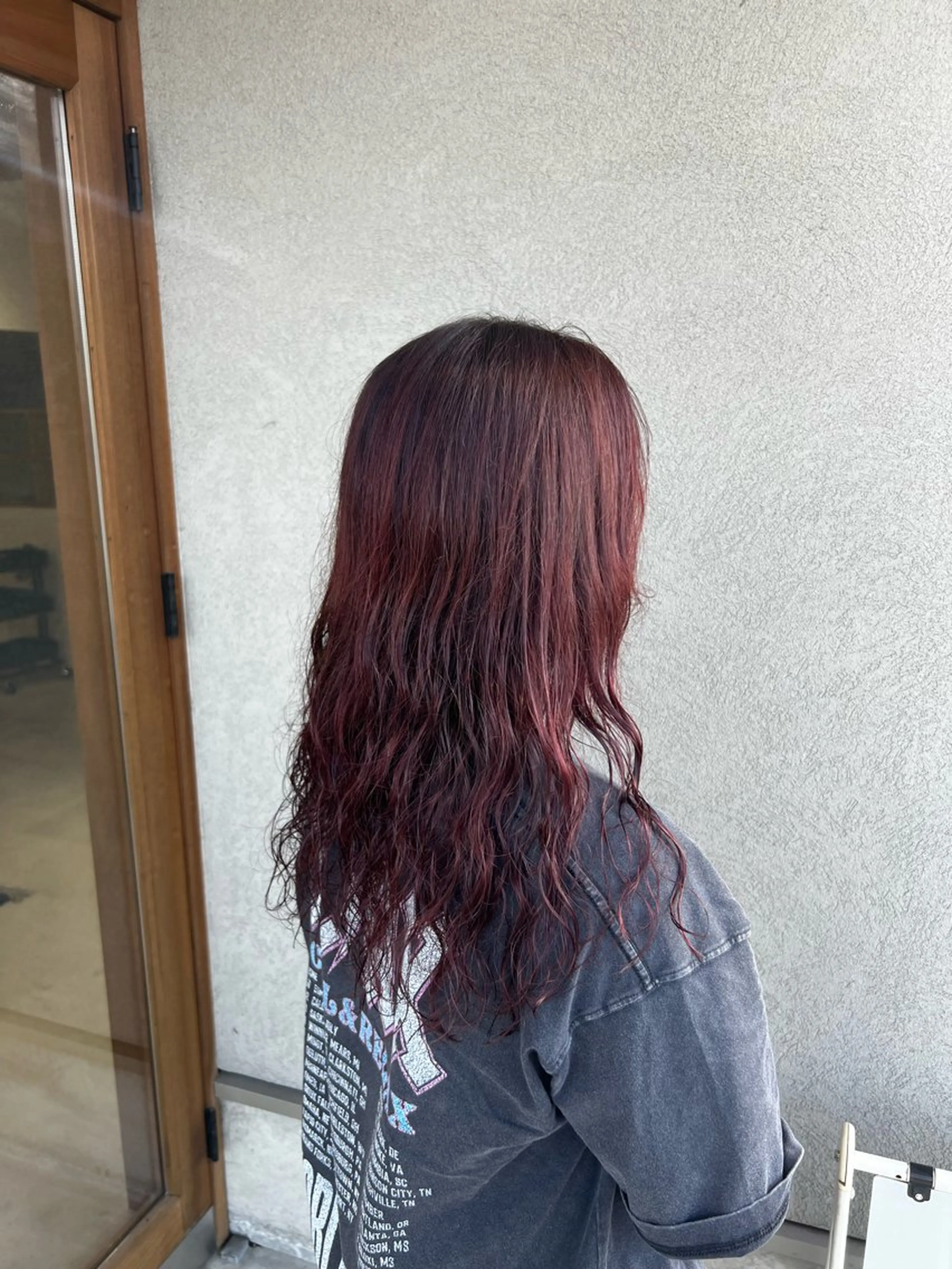 ロング カラー ブリーチ ブラウンカラー ブリーチなしカラー レッドカラー レッドブラウン 浅岡 みちるのヘアスタイル