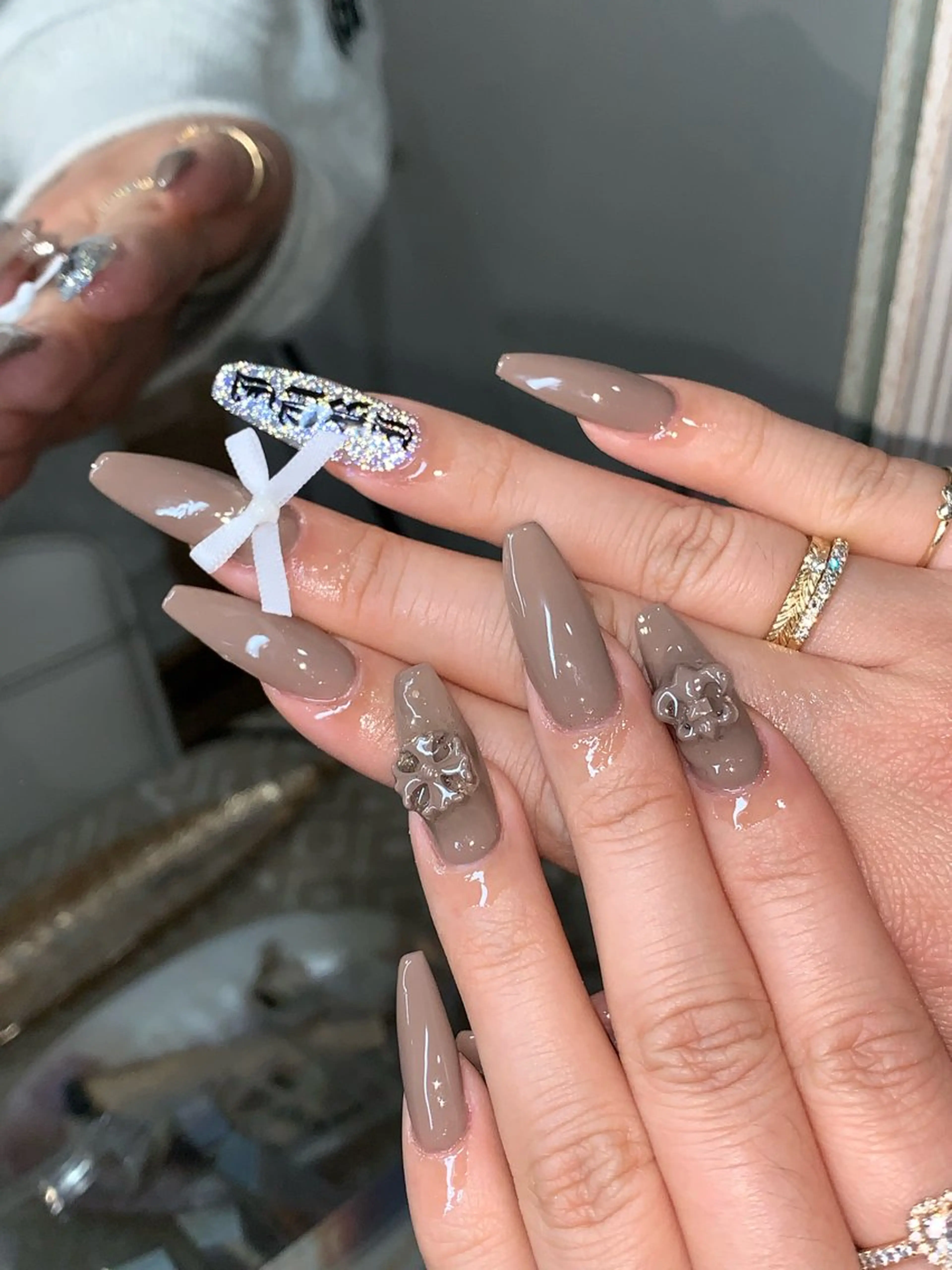 ネイル ハンドネイル NES NAIL所属・さゆり￤推しキャラ ￤ロングネイル🩷のネイルデザイン