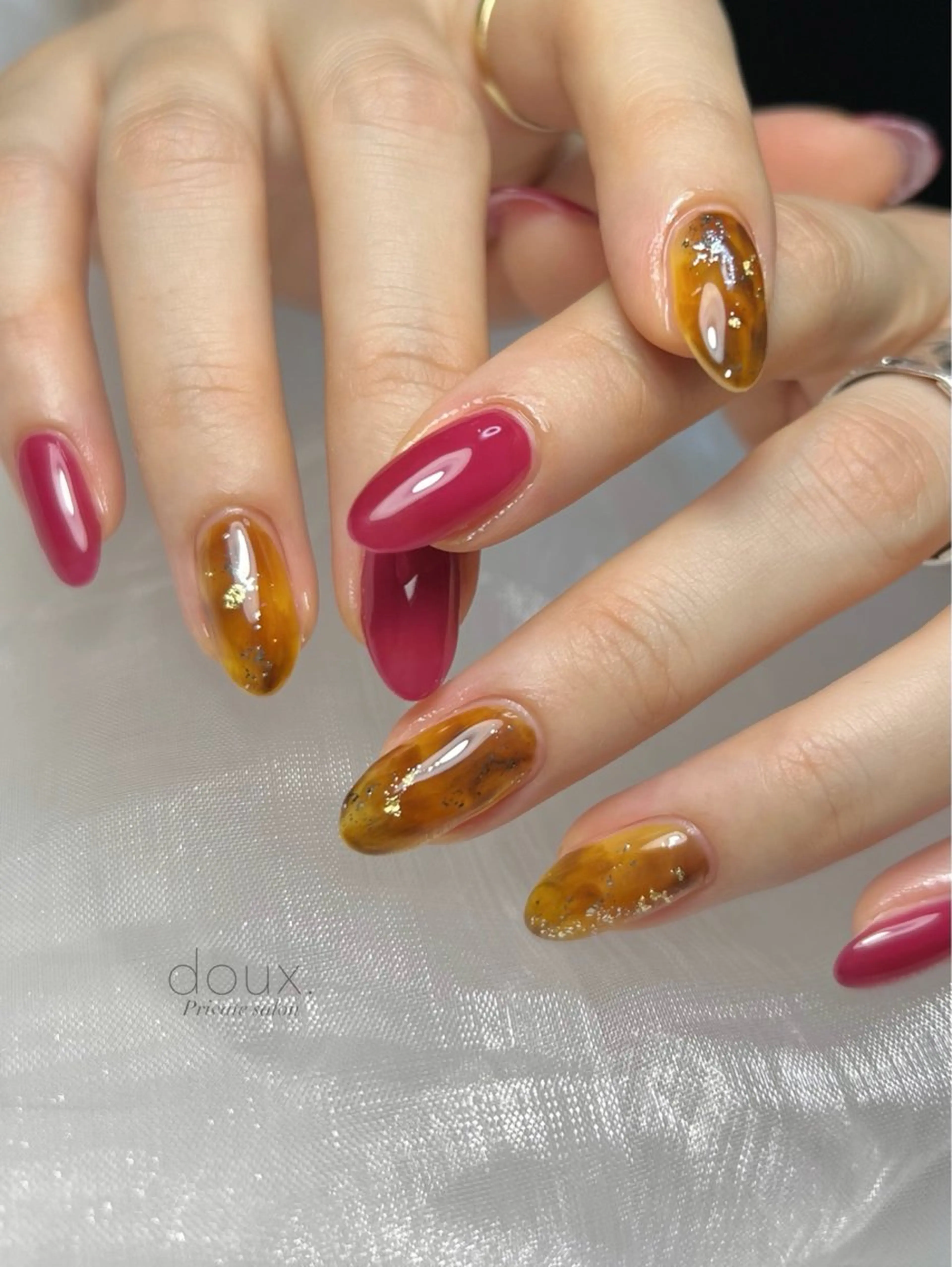 ネイル アニマル柄 べっ甲ネイル ボルドー ニュアンスネイル doux. nailのネイルデザイン