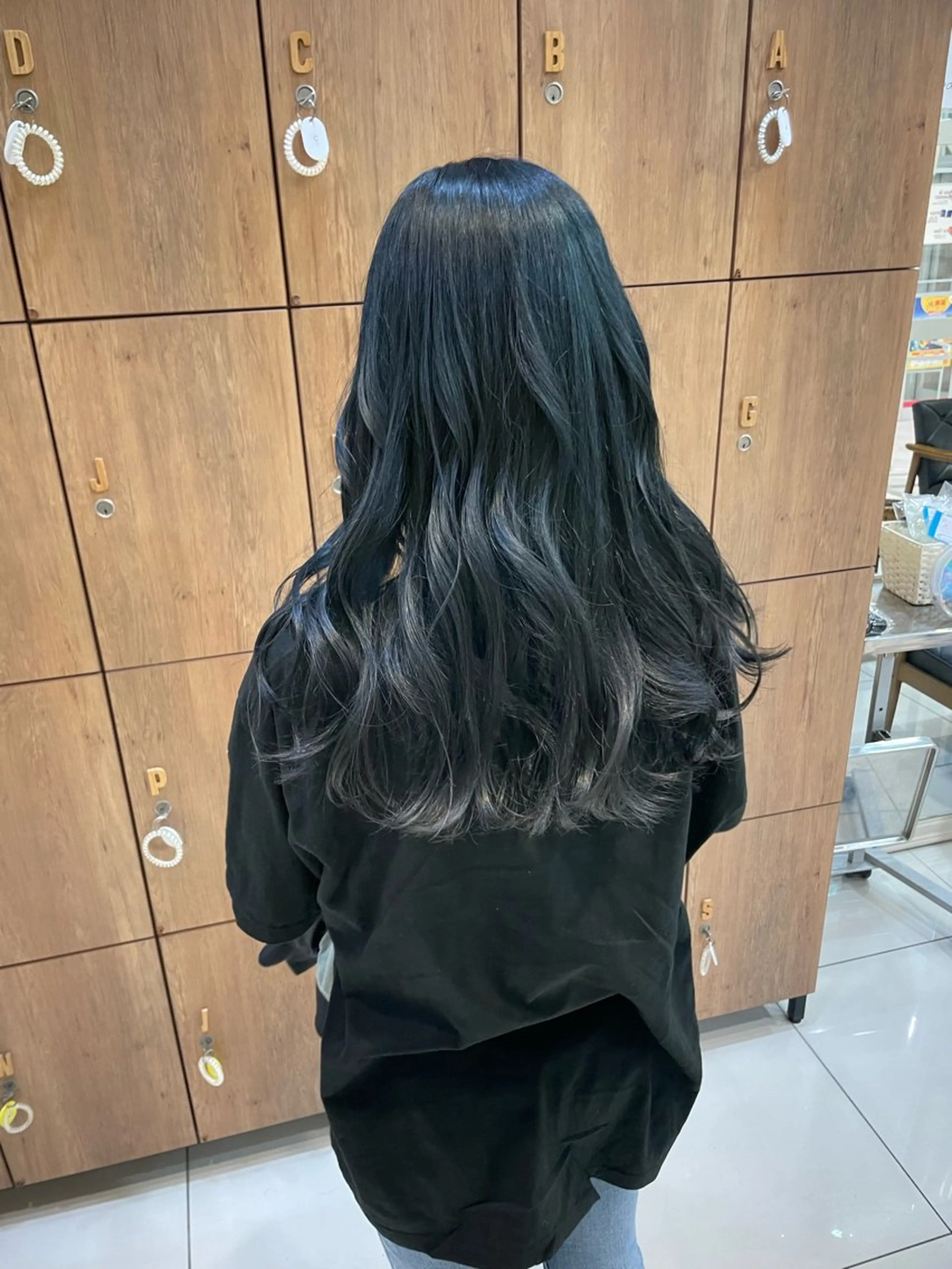 ロング カラー 透明感color吉田 沙羅のヘアスタイル