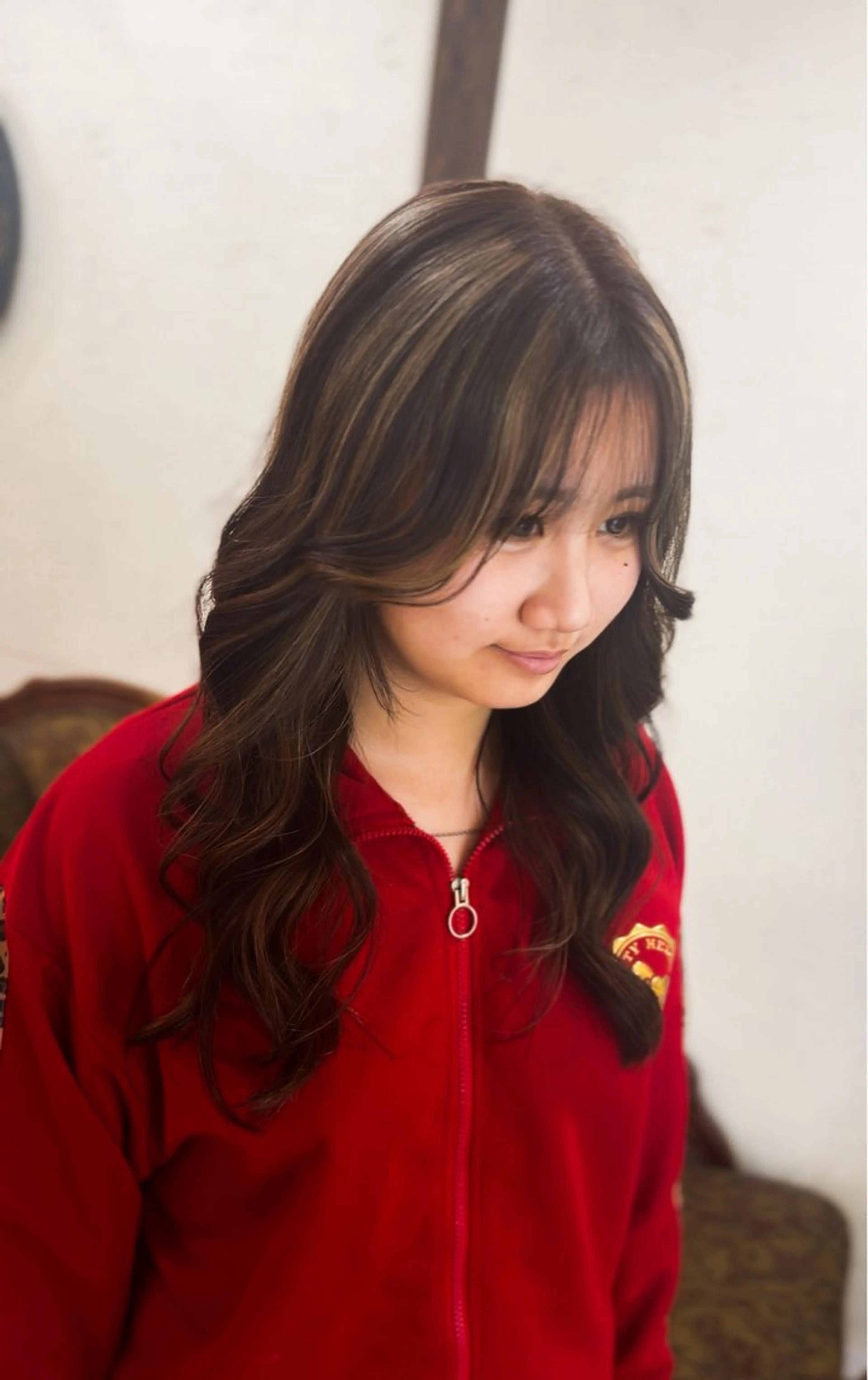 ロング 卒業式のヘアスタイル ハイライト カット ヘアカラー トリートメント 飯星慧斗 /ブリーチ、縮毛矯正のヘアスタイル