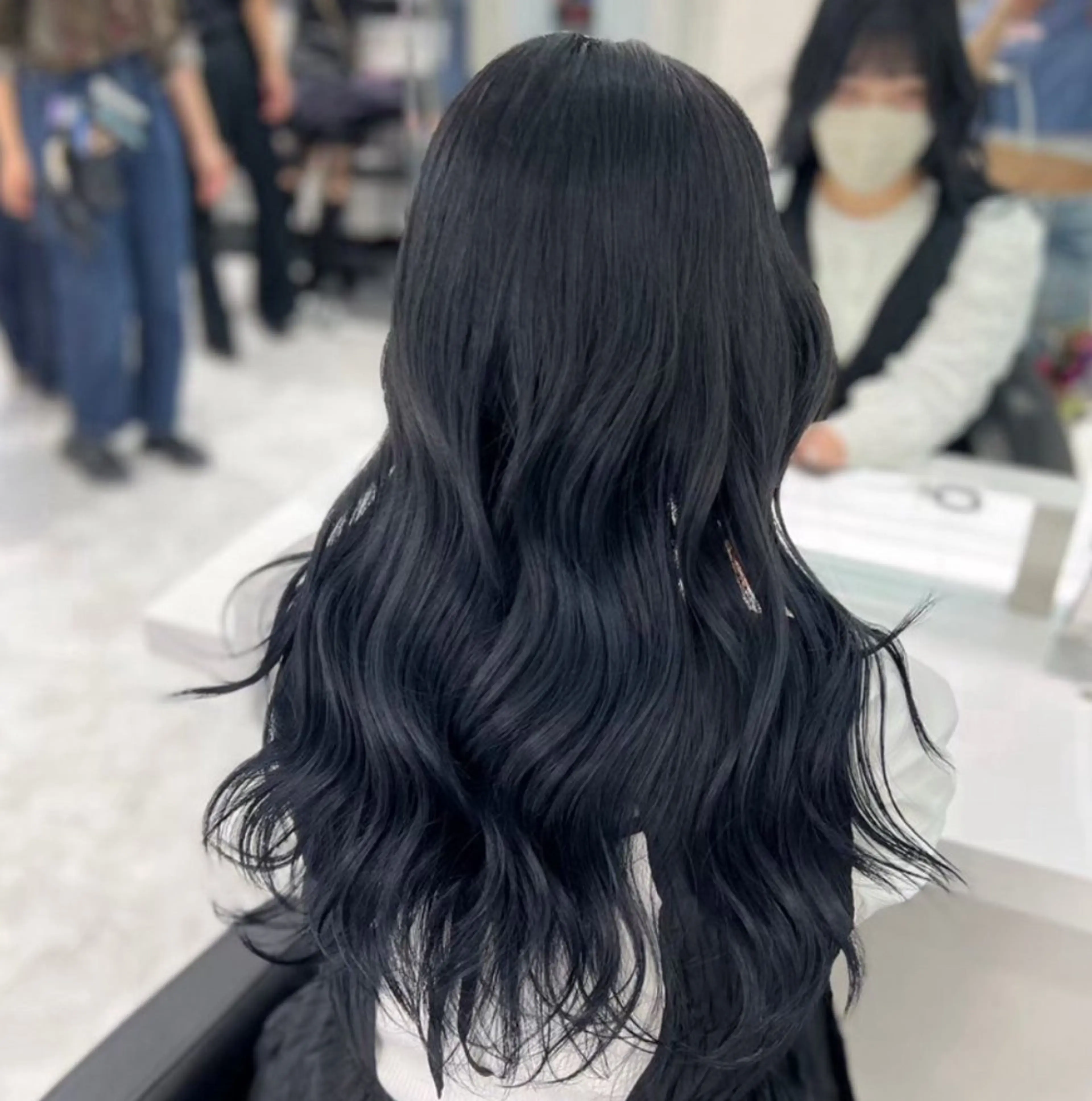 セミロング カラー ヘアアレンジ ヘアカラー トリートメント 🩵ダメージレス艶感 ハイトーン🩷のヘアスタイル