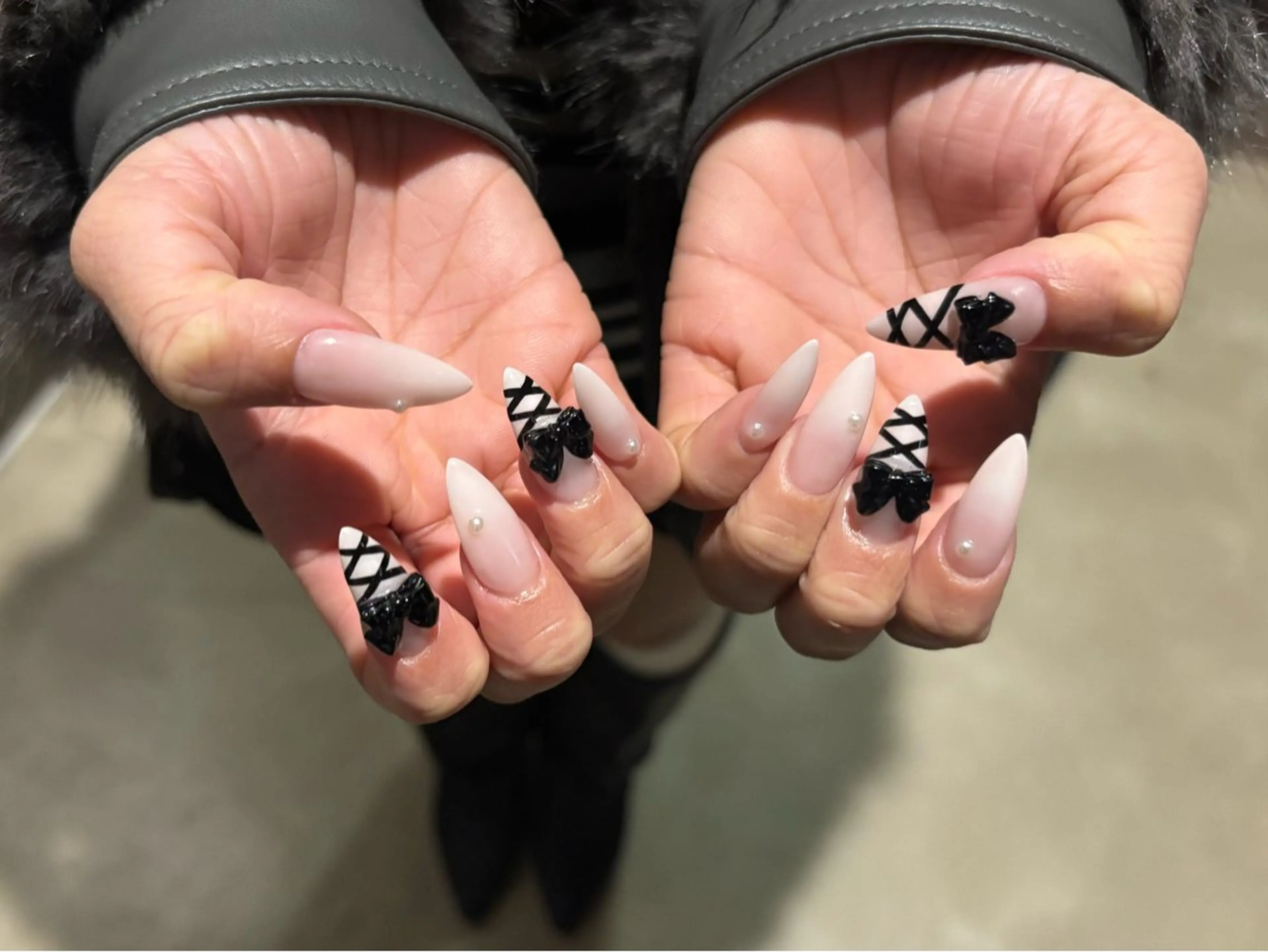 ネイル アートネイル フレンチネイル ジェルネイル ガーリー ロングネイル ハンドネイル チャ ミーのネイルデザイン