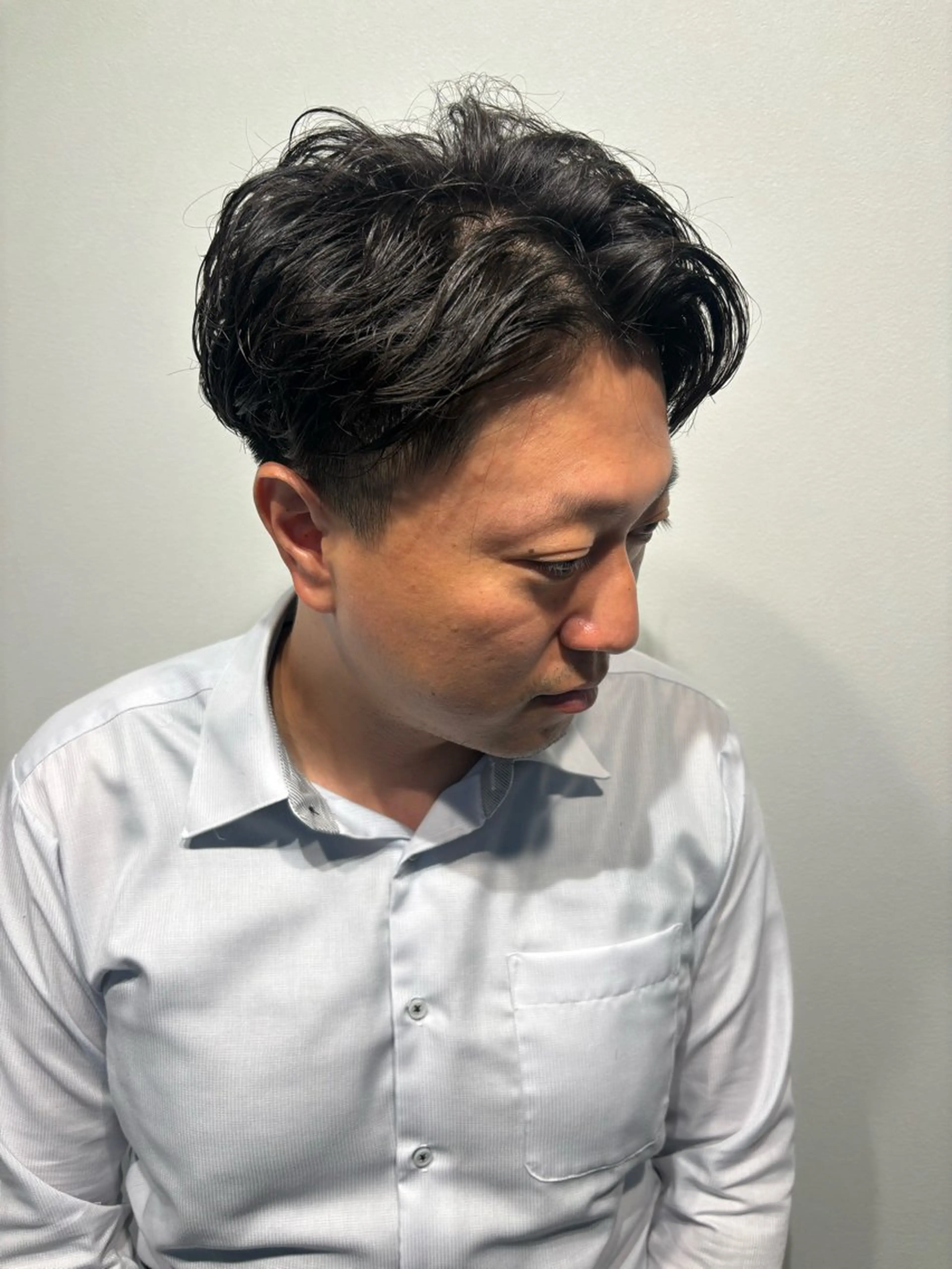 ミディアム パーマ メンズ ミディアムパーマ メンズパーマ カット パーマ 穐田 航のヘアスタイル