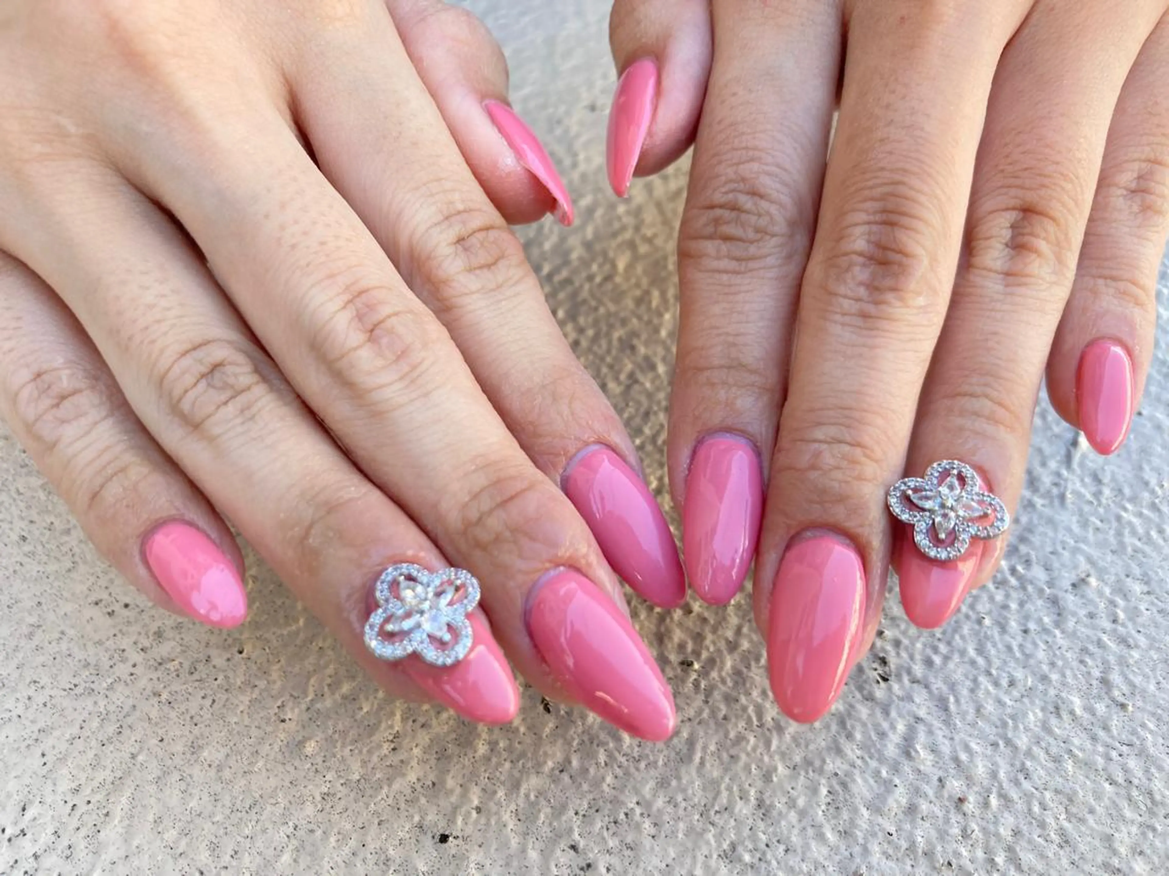 セミロング ネイル ハンドネイル フットネイル ✴︎ Delightのネイルデザイン