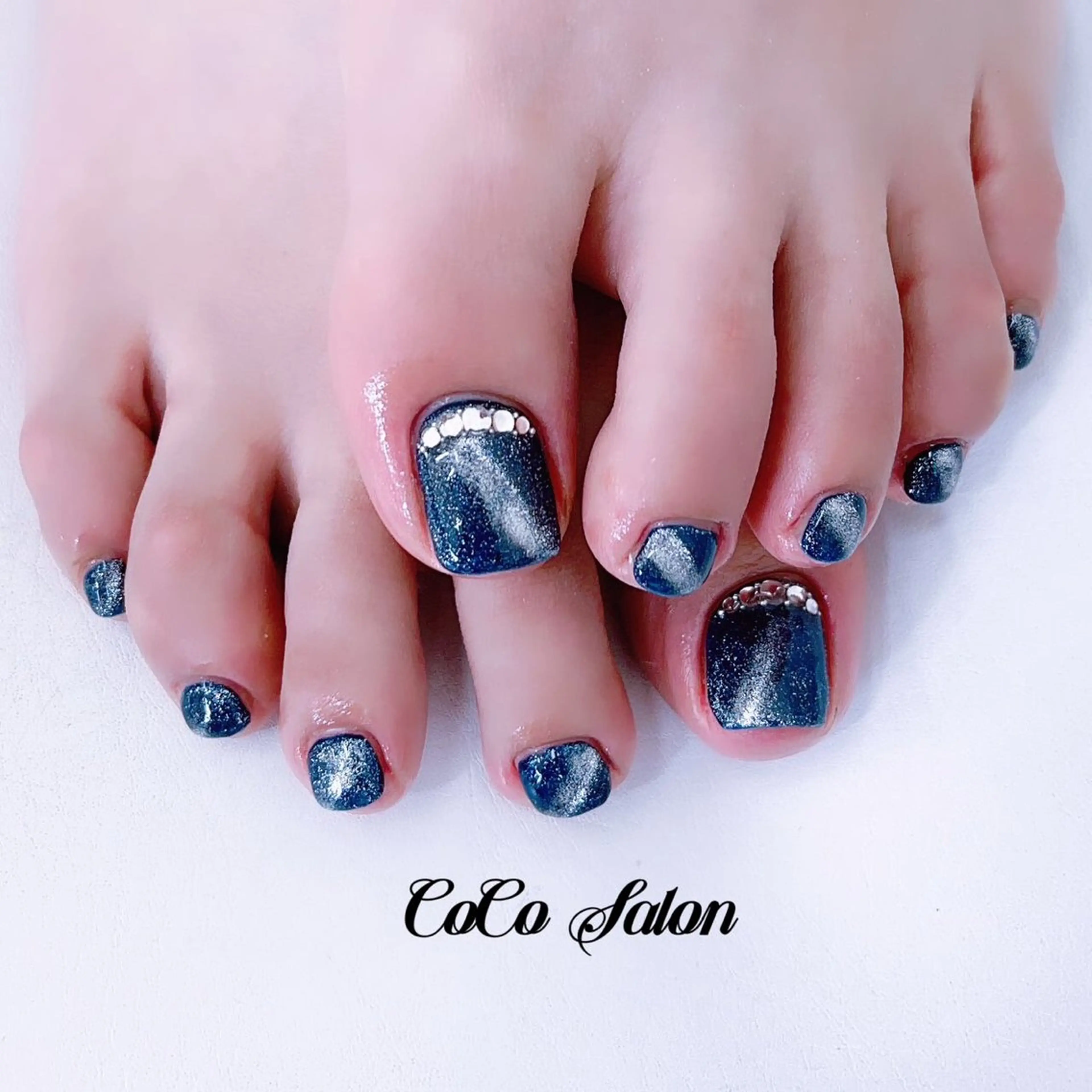 ネイル フットネイル マグネットネイル ネイビー ワンカラーネイル CoCo Salon ネイル/睫毛/脱毛のネイルデザイン