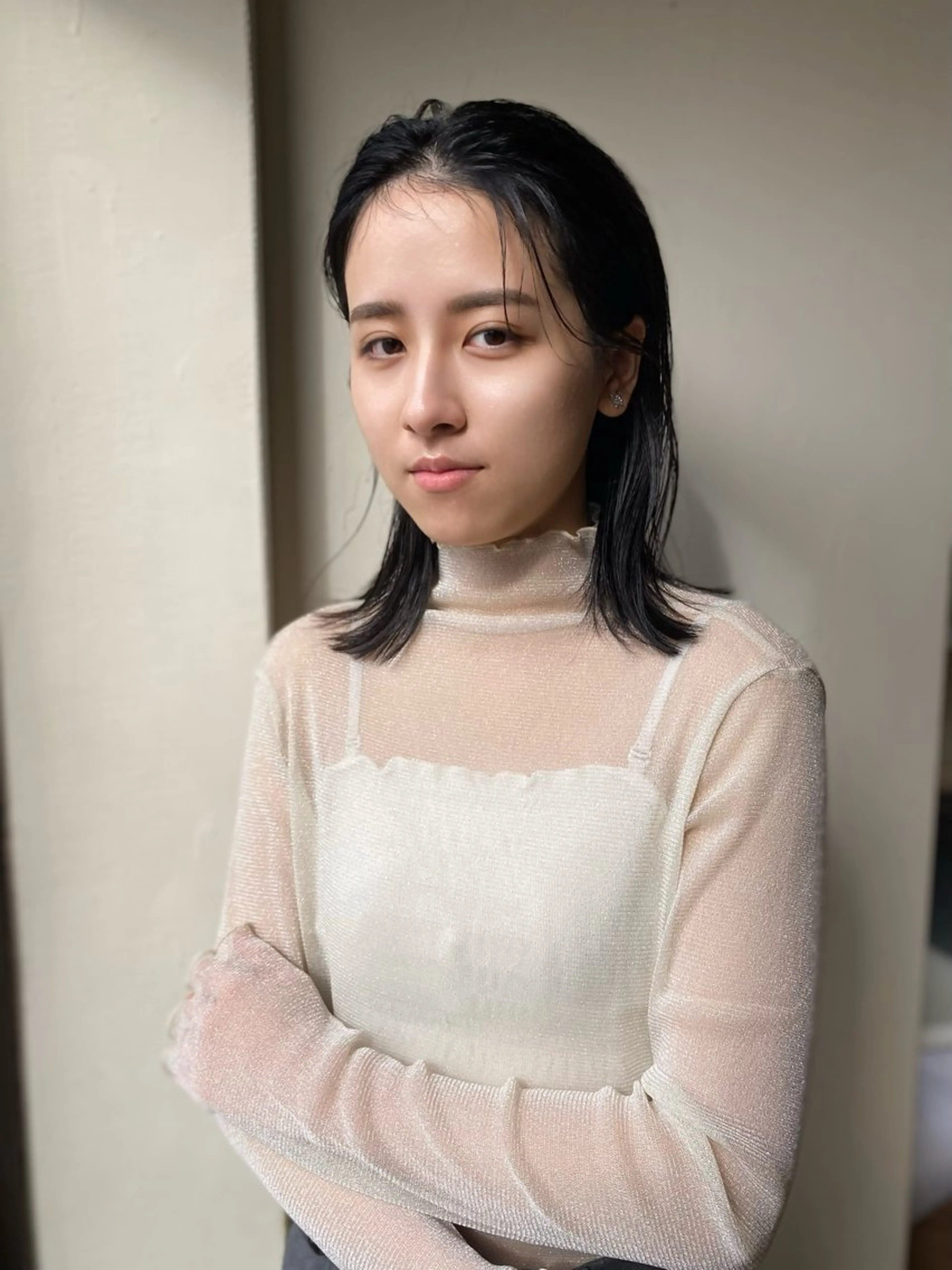 ミディアム 小日向 沙織のヘアスタイル