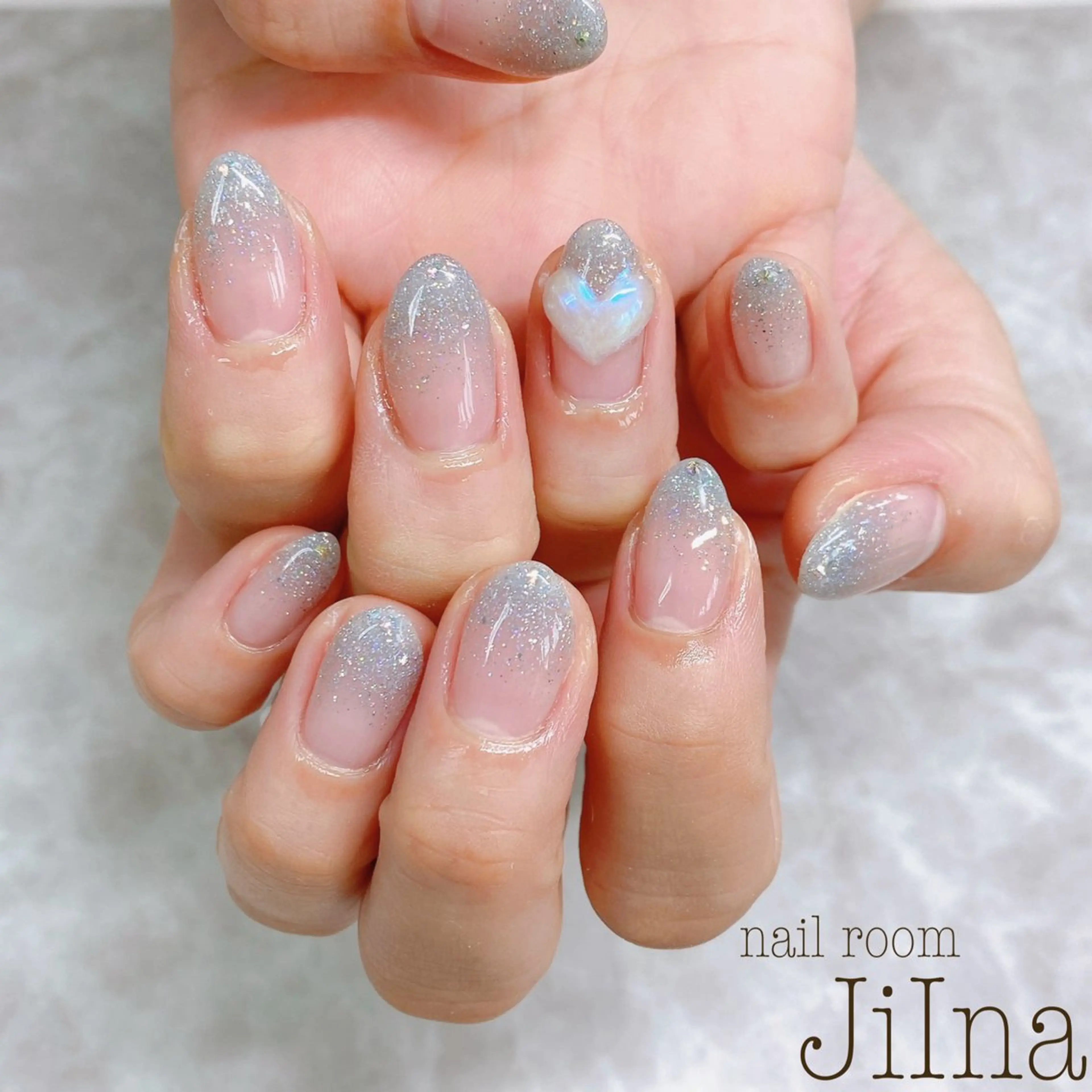 ネイル グラデーション ハート ぷっくりネイル JiIna nailのネイルデザイン