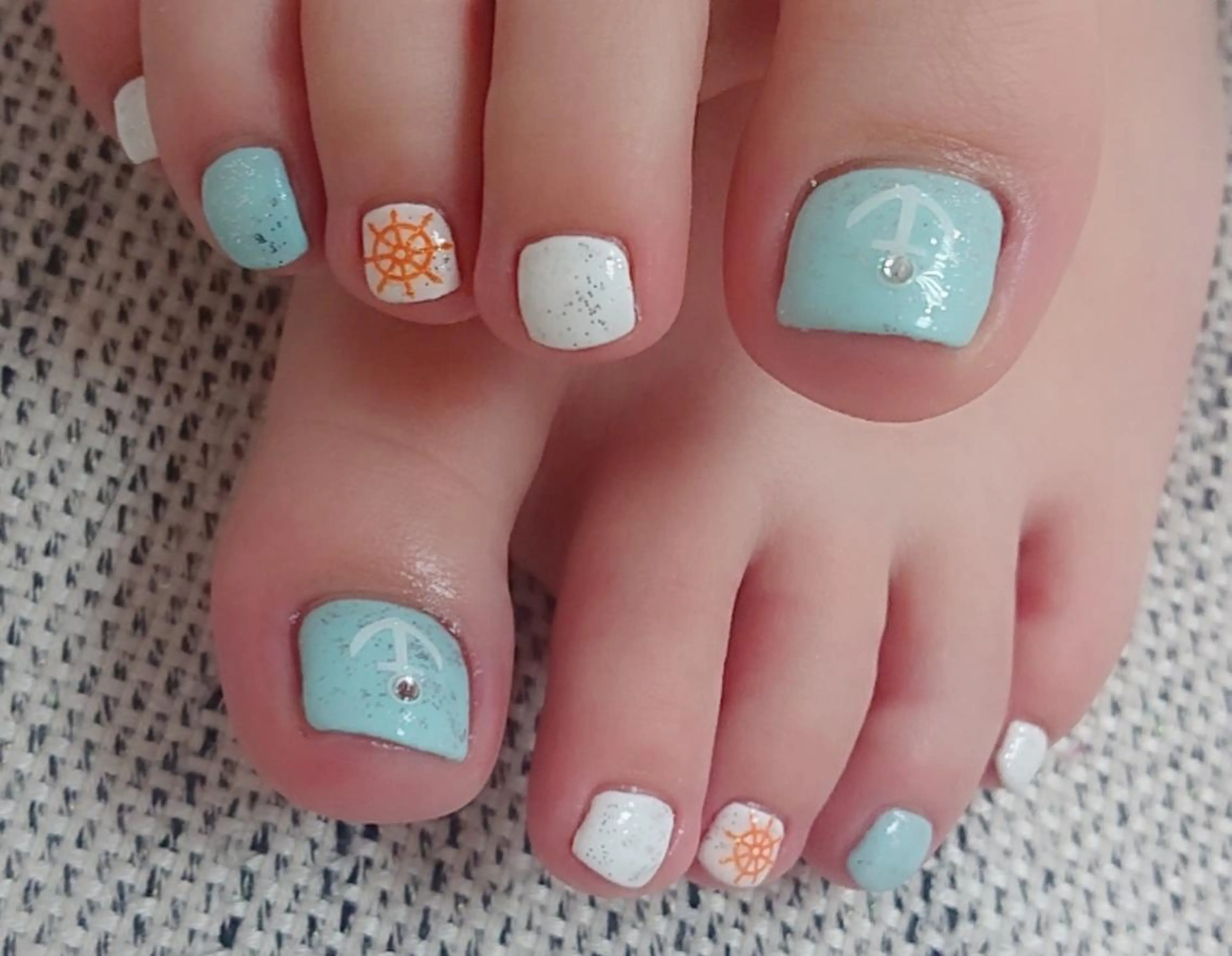 ネイル 🍒当日もOK🍒 𝑳𝑼𝑵𝑨花井のネイルデザイン