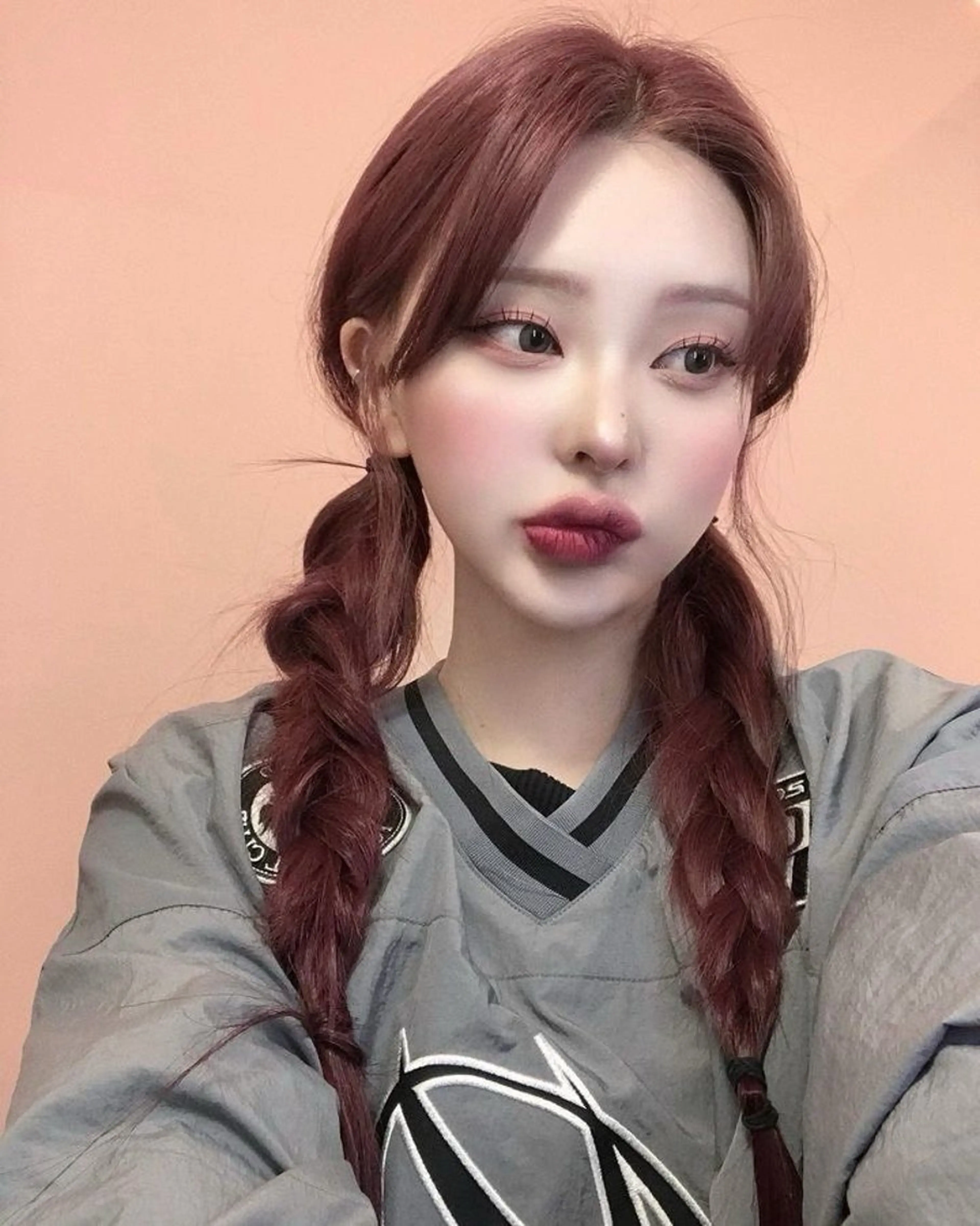 セミロング カラー ヘアアレンジ ケアカラー トリートメント 中韓🇰🇷暖色/ ワインレッド/らいるのヘアスタイル