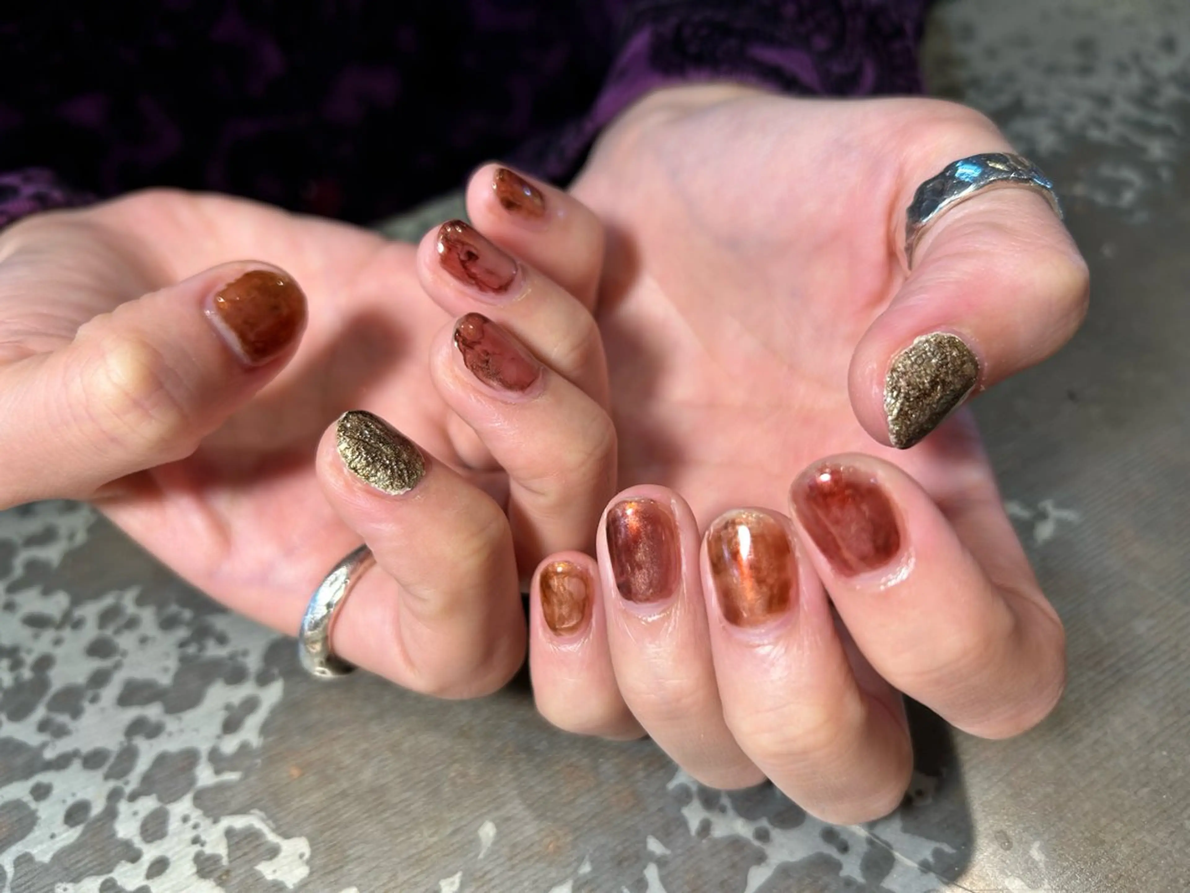 ネイル アートネイル オーロラネイル ニュアンスネイル オレンジ シルバー ハンドネイル Ainchi nail所属・＊ misa ＊のネイルデザイン