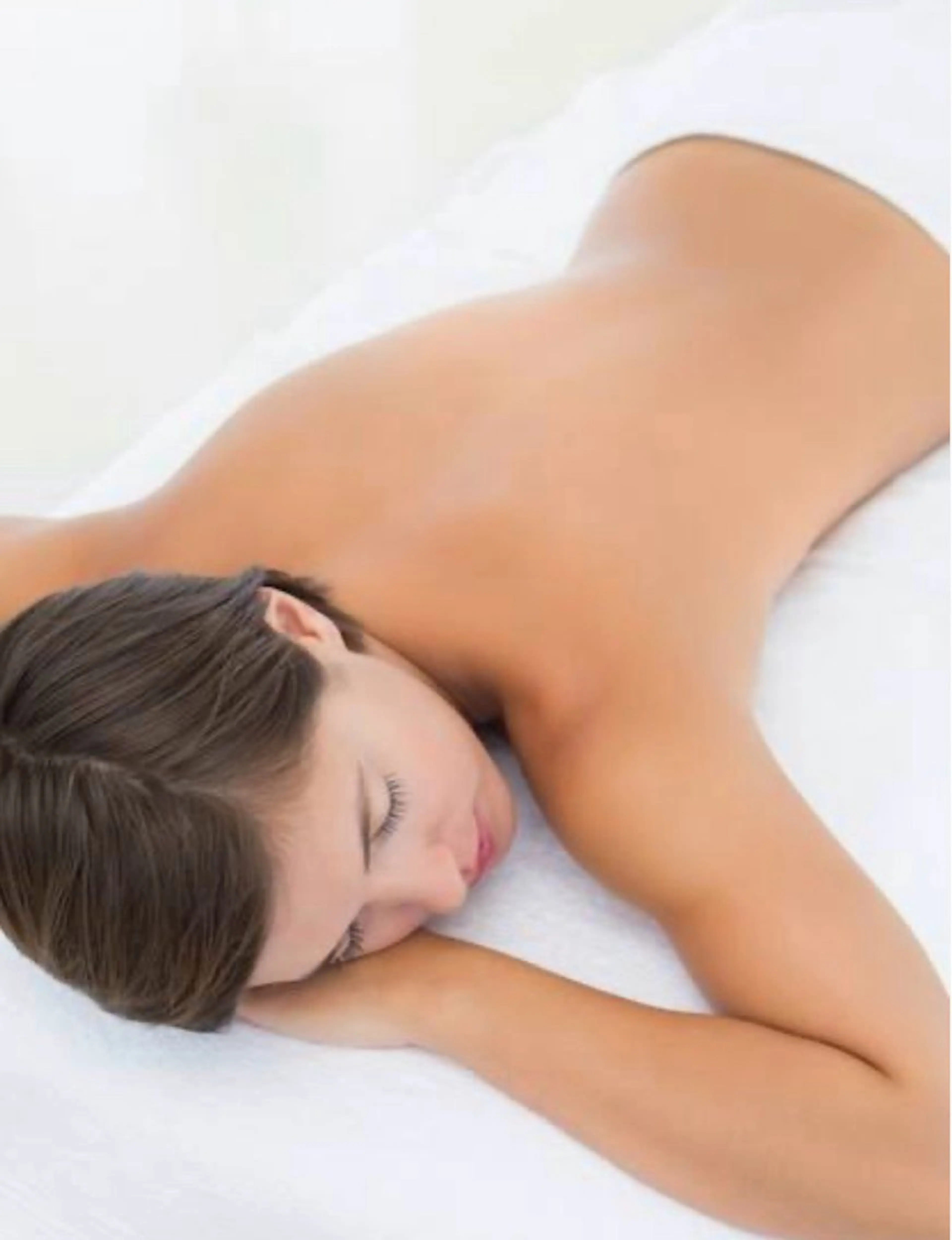 背中　ワックス脱毛✨ 🕊️後ろ姿も完璧に！ブライダルにも最適な背中美肌ケアの写真